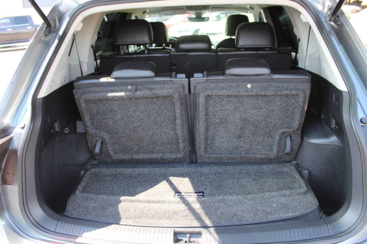 2022 Gray Volkswagen Tiguan SE (3VV3B7AX8NM) with an 2.0L Turbo I4 184hp 221ft. lbs. 2.0L I4 engine, Automatic 8-Speed transmission, located at 4301 NW 39th , Oklahoma City, OK, 73112, (405) 949-5600, 35.512135, -97.598671 - Hablamos espanol. SPEND SMART --- BUY FROM SUPER SPORTS. ALL PRICES, DOWN PAYMENTS, PAYMENTS, AND FINANCE TERMS ARE NEGOTIABLE AT THE TIME OF APPROVAL. WE WILL WORK WITH YOU TO FIT YOUR BUDGET. WE WILL EVEN LOWER AND ADJUST THE NUMBERS TO HELP MAKE THE VEHICLE MORE AFFORDABLE FOR YOU.- Photo#13