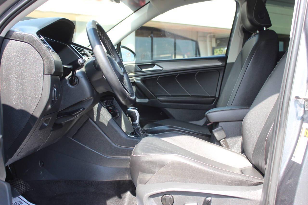 2022 Gray Volkswagen Tiguan SE (3VV3B7AX8NM) with an 2.0L Turbo I4 184hp 221ft. lbs. 2.0L I4 engine, Automatic 8-Speed transmission, located at 4301 NW 39th , Oklahoma City, OK, 73112, (405) 949-5600, 35.512135, -97.598671 - Hablamos espanol. SPEND SMART --- BUY FROM SUPER SPORTS. ALL PRICES, DOWN PAYMENTS, PAYMENTS, AND FINANCE TERMS ARE NEGOTIABLE AT THE TIME OF APPROVAL. WE WILL WORK WITH YOU TO FIT YOUR BUDGET. WE WILL EVEN LOWER AND ADJUST THE NUMBERS TO HELP MAKE THE VEHICLE MORE AFFORDABLE FOR YOU.- Photo#16