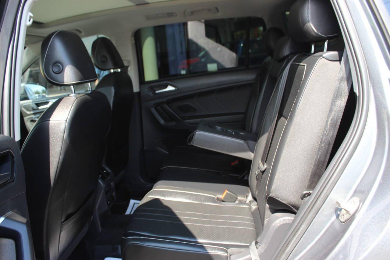 2022 Gray Volkswagen Tiguan SE (3VV3B7AX8NM) with an 2.0L Turbo I4 184hp 221ft. lbs. 2.0L I4 engine, Automatic 8-Speed transmission, located at 4301 NW 39th , Oklahoma City, OK, 73112, (405) 949-5600, 35.512135, -97.598671 - Hablamos espanol. SPEND SMART --- BUY FROM SUPER SPORTS. ALL PRICES, DOWN PAYMENTS, PAYMENTS, AND FINANCE TERMS ARE NEGOTIABLE AT THE TIME OF APPROVAL. WE WILL WORK WITH YOU TO FIT YOUR BUDGET. WE WILL EVEN LOWER AND ADJUST THE NUMBERS TO HELP MAKE THE VEHICLE MORE AFFORDABLE FOR YOU.- Photo#18