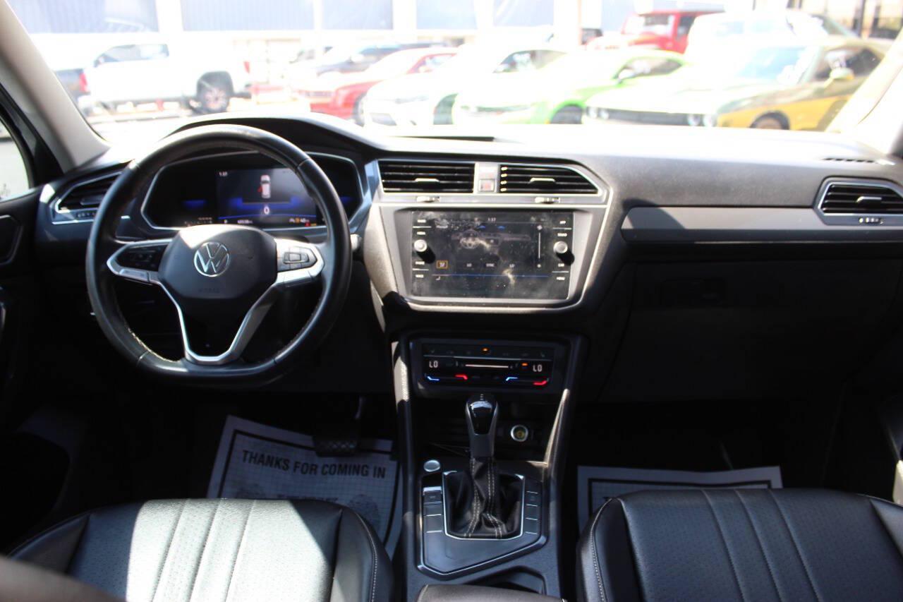 2022 Gray Volkswagen Tiguan SE (3VV3B7AX8NM) with an 2.0L Turbo I4 184hp 221ft. lbs. 2.0L I4 engine, Automatic 8-Speed transmission, located at 4301 NW 39th , Oklahoma City, OK, 73112, (405) 949-5600, 35.512135, -97.598671 - Hablamos espanol. SPEND SMART --- BUY FROM SUPER SPORTS. ALL PRICES, DOWN PAYMENTS, PAYMENTS, AND FINANCE TERMS ARE NEGOTIABLE AT THE TIME OF APPROVAL. WE WILL WORK WITH YOU TO FIT YOUR BUDGET. WE WILL EVEN LOWER AND ADJUST THE NUMBERS TO HELP MAKE THE VEHICLE MORE AFFORDABLE FOR YOU.- Photo#19