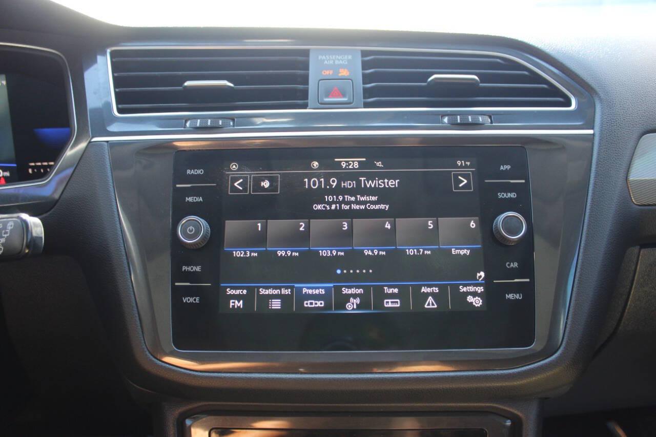 2022 Gray Volkswagen Tiguan SE (3VV3B7AX8NM) with an 2.0L Turbo I4 184hp 221ft. lbs. 2.0L I4 engine, Automatic 8-Speed transmission, located at 4301 NW 39th , Oklahoma City, OK, 73112, (405) 949-5600, 35.512135, -97.598671 - Hablamos espanol. SPEND SMART --- BUY FROM SUPER SPORTS. ALL PRICES, DOWN PAYMENTS, PAYMENTS, AND FINANCE TERMS ARE NEGOTIABLE AT THE TIME OF APPROVAL. WE WILL WORK WITH YOU TO FIT YOUR BUDGET. WE WILL EVEN LOWER AND ADJUST THE NUMBERS TO HELP MAKE THE VEHICLE MORE AFFORDABLE FOR YOU.- Photo#21