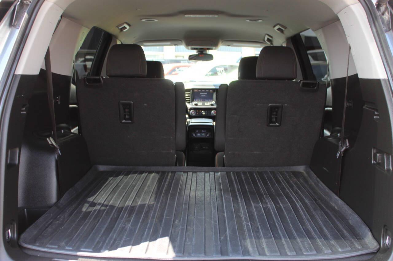2022 Silver GMC Acadia SLE (1GKKNLLS6NZ) with an 3.6L V6 310hp 271ft. lbs. 3.6L V6 engine, Automatic 9-Speed transmission, located at 4301 NW 39th , Oklahoma City, OK, 73112, (405) 949-5600, 35.512135, -97.598671 - Hablamos espanol. SPEND SMART --- BUY FROM SUPER SPORTS. ALL PRICES, DOWN PAYMENTS, PAYMENTS, AND FINANCE TERMS ARE NEGOTIABLE AT THE TIME OF APPROVAL. WE WILL WORK WITH YOU TO FIT YOUR BUDGET. WE WILL EVEN LOWER AND ADJUST THE NUMBERS TO HELP MAKE THE VE HICLE MORE AFFORDABLE FOR YOU.- Photo#13