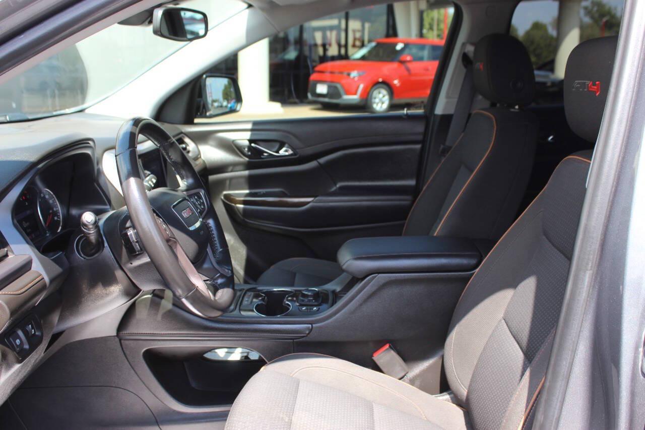 2022 Silver GMC Acadia SLE (1GKKNLLS6NZ) with an 3.6L V6 310hp 271ft. lbs. 3.6L V6 engine, Automatic 9-Speed transmission, located at 4301 NW 39th , Oklahoma City, OK, 73112, (405) 949-5600, 35.512135, -97.598671 - Hablamos espanol. SPEND SMART --- BUY FROM SUPER SPORTS. ALL PRICES, DOWN PAYMENTS, PAYMENTS, AND FINANCE TERMS ARE NEGOTIABLE AT THE TIME OF APPROVAL. WE WILL WORK WITH YOU TO FIT YOUR BUDGET. WE WILL EVEN LOWER AND ADJUST THE NUMBERS TO HELP MAKE THE VE HICLE MORE AFFORDABLE FOR YOU.- Photo#19