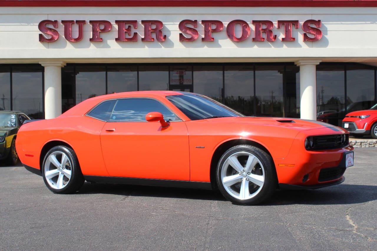 2018 Orange Dodge Challenger R/T Plus (2C3CDZBT5JH) with an 5.7L V8 5.7L V8 engine, Manual 6-Speed transmission, located at 4301 NW 39th , Oklahoma City, OK, 73112, (405) 949-5600, 35.512135, -97.598671 - Hablamos espanol. SPEND SMART --- BUY FROM SUPER SPORTS. ALL PRICES, DOWN PAYMENTS, PAYMENTS, AND FINANCE TERMS ARE NEGOTIABLE AT THE TIME OF APPROVAL. WE WILL WORK WITH YOU TO FIT YOUR BUDGET. WE WILL EVEN LOWER AND ADJUST THE NUMBERS TO HELP MAKE THE VE HICLE MORE AFFORDABLE FOR YOU.- Photo#0
