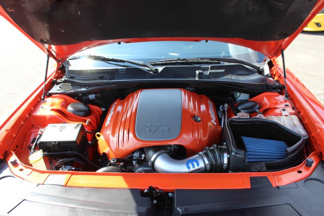 2018 Orange Dodge Challenger R/T Plus (2C3CDZBT5JH) with an 5.7L V8 5.7L V8 engine, Manual 6-Speed transmission, located at 4301 NW 39th , Oklahoma City, OK, 73112, (405) 949-5600, 35.512135, -97.598671 - Hablamos espanol. SPEND SMART --- BUY FROM SUPER SPORTS. ALL PRICES, DOWN PAYMENTS, PAYMENTS, AND FINANCE TERMS ARE NEGOTIABLE AT THE TIME OF APPROVAL. WE WILL WORK WITH YOU TO FIT YOUR BUDGET. WE WILL EVEN LOWER AND ADJUST THE NUMBERS TO HELP MAKE THE VE HICLE MORE AFFORDABLE FOR YOU.- Photo#4