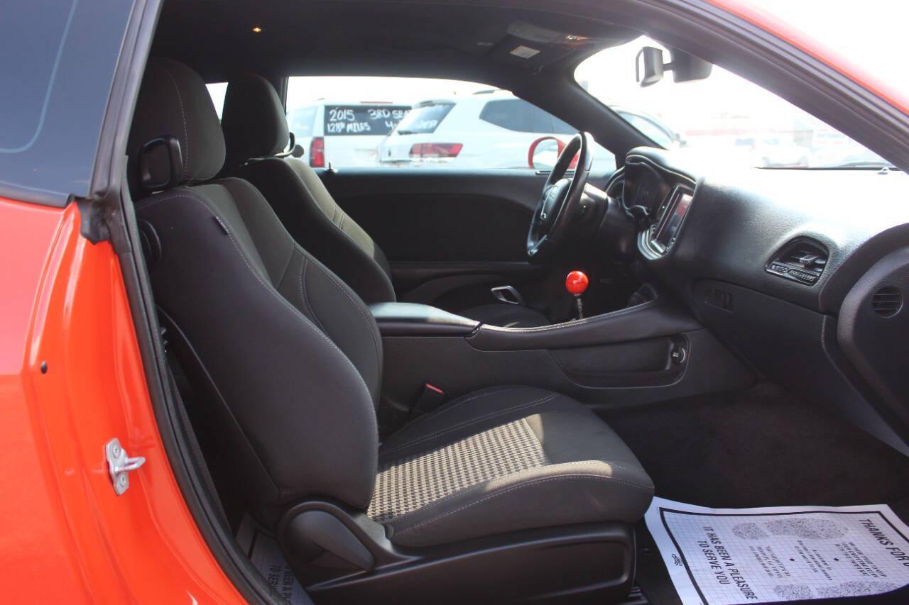 2018 Orange Dodge Challenger R/T Plus (2C3CDZBT5JH) with an 5.7L V8 5.7L V8 engine, Manual 6-Speed transmission, located at 4301 NW 39th , Oklahoma City, OK, 73112, (405) 949-5600, 35.512135, -97.598671 - Hablamos espanol. SPEND SMART --- BUY FROM SUPER SPORTS. ALL PRICES, DOWN PAYMENTS, PAYMENTS, AND FINANCE TERMS ARE NEGOTIABLE AT THE TIME OF APPROVAL. WE WILL WORK WITH YOU TO FIT YOUR BUDGET. WE WILL EVEN LOWER AND ADJUST THE NUMBERS TO HELP MAKE THE VE HICLE MORE AFFORDABLE FOR YOU.- Photo#8