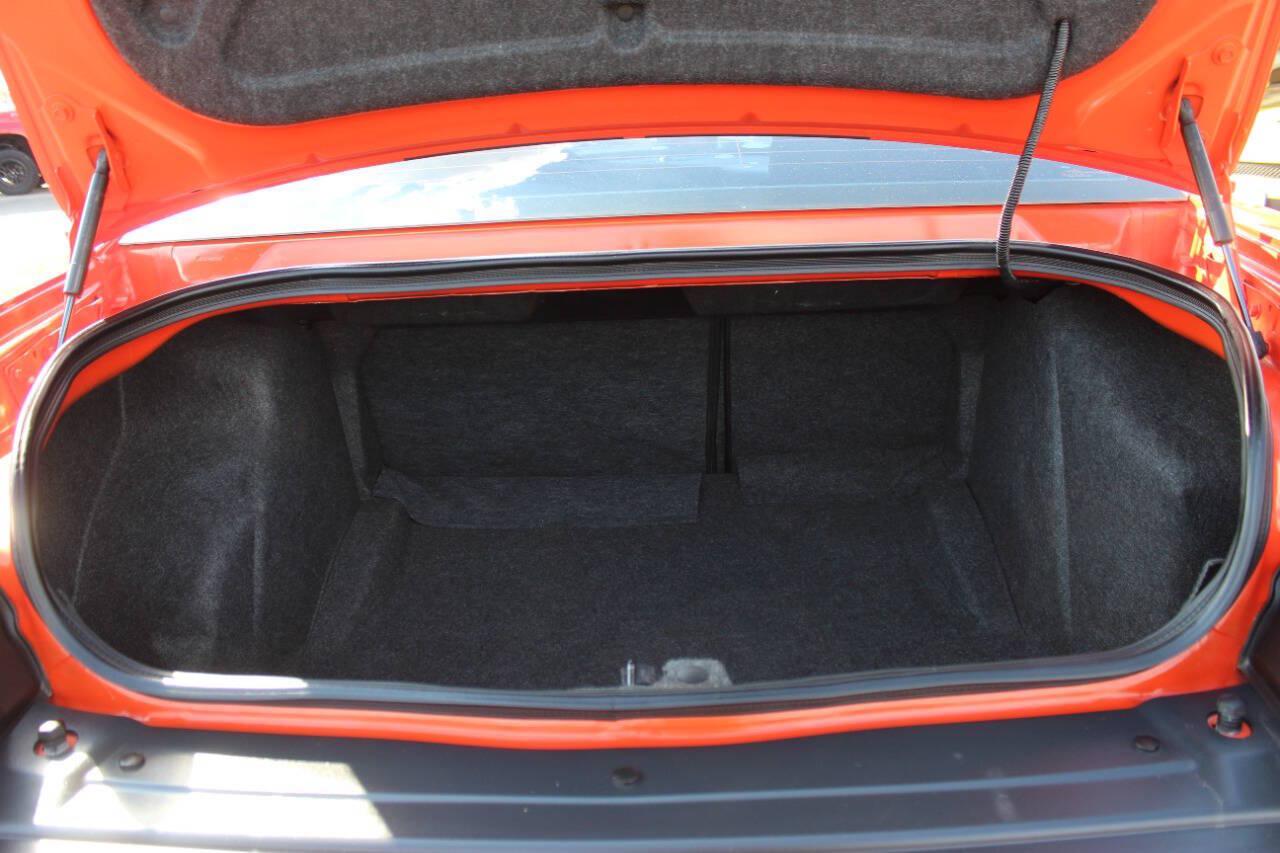 2018 Orange Dodge Challenger R/T Plus (2C3CDZBT5JH) with an 5.7L V8 5.7L V8 engine, Manual 6-Speed transmission, located at 4301 NW 39th , Oklahoma City, OK, 73112, (405) 949-5600, 35.512135, -97.598671 - Hablamos espanol. SPEND SMART --- BUY FROM SUPER SPORTS. ALL PRICES, DOWN PAYMENTS, PAYMENTS, AND FINANCE TERMS ARE NEGOTIABLE AT THE TIME OF APPROVAL. WE WILL WORK WITH YOU TO FIT YOUR BUDGET. WE WILL EVEN LOWER AND ADJUST THE NUMBERS TO HELP MAKE THE VE HICLE MORE AFFORDABLE FOR YOU.- Photo#10