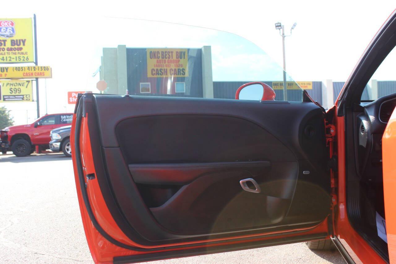 2018 Orange Dodge Challenger R/T Plus (2C3CDZBT5JH) with an 5.7L V8 5.7L V8 engine, Manual 6-Speed transmission, located at 4301 NW 39th , Oklahoma City, OK, 73112, (405) 949-5600, 35.512135, -97.598671 - Hablamos espanol. SPEND SMART --- BUY FROM SUPER SPORTS. ALL PRICES, DOWN PAYMENTS, PAYMENTS, AND FINANCE TERMS ARE NEGOTIABLE AT THE TIME OF APPROVAL. WE WILL WORK WITH YOU TO FIT YOUR BUDGET. WE WILL EVEN LOWER AND ADJUST THE NUMBERS TO HELP MAKE THE VE HICLE MORE AFFORDABLE FOR YOU.- Photo#13