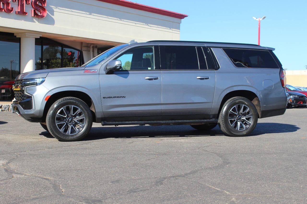 2021 Gray Chevrolet Suburban Z71 (1GNSKDKD5MR) with an EcoTec3 5.3L V8 355hp 383ft. lbs. 5.3L V8 engine, Automatic 10-Speed transmission, located at 4301 NW 39th , Oklahoma City, OK, 73112, (405) 949-5600, 35.512135, -97.598671 - Hablamos espanol. SPEND SMART --- BUY FROM SUPER SPORTS. ALL PRICES, DOWN PAYMENTS, PAYMENTS, AND FINANCE TERMS ARE NEGOTIABLE AT THE TIME OF APPROVAL. WE WILL WORK WITH YOU TO FIT YOUR BUDGET. WE WILL EVEN LOWER AND ADJUST THE NUMBERS TO HELP MAKE THE VEHICLE MORE AFFORDABLE FOR YOU.- Photo#6
