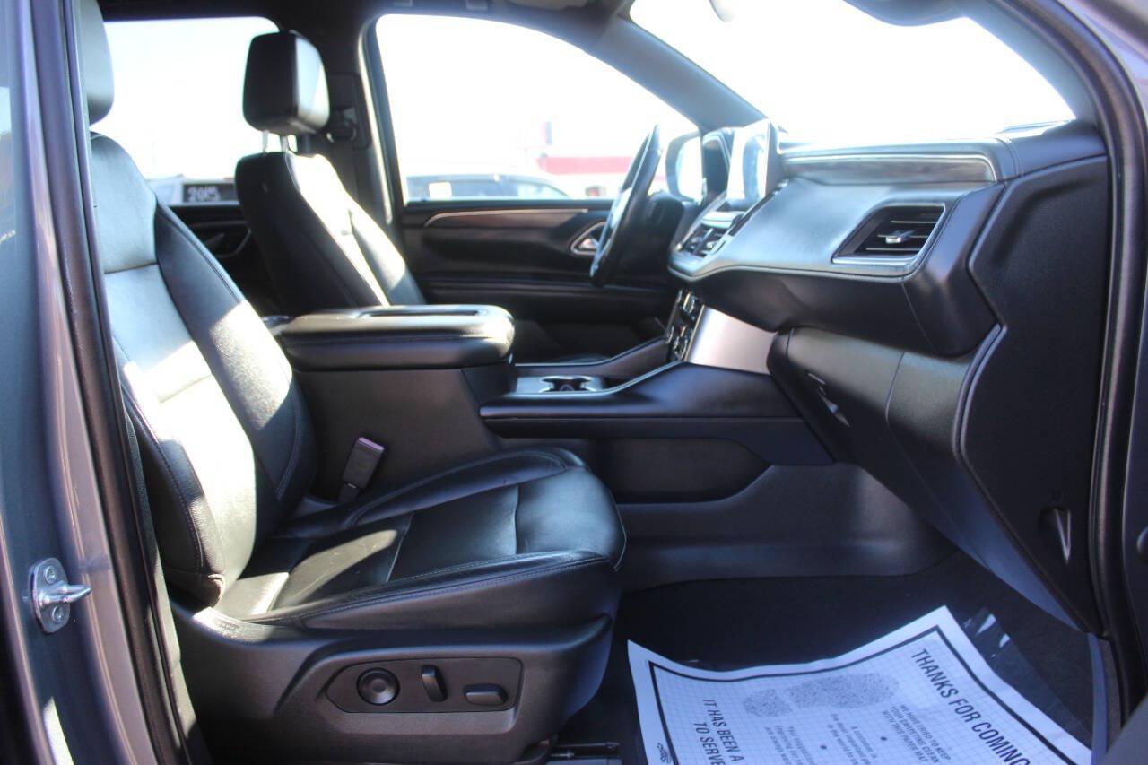 2021 Gray Chevrolet Suburban Z71 (1GNSKDKD5MR) with an EcoTec3 5.3L V8 355hp 383ft. lbs. 5.3L V8 engine, Automatic 10-Speed transmission, located at 4301 NW 39th , Oklahoma City, OK, 73112, (405) 949-5600, 35.512135, -97.598671 - Hablamos espanol. SPEND SMART --- BUY FROM SUPER SPORTS. ALL PRICES, DOWN PAYMENTS, PAYMENTS, AND FINANCE TERMS ARE NEGOTIABLE AT THE TIME OF APPROVAL. WE WILL WORK WITH YOU TO FIT YOUR BUDGET. WE WILL EVEN LOWER AND ADJUST THE NUMBERS TO HELP MAKE THE VEHICLE MORE AFFORDABLE FOR YOU.- Photo#11