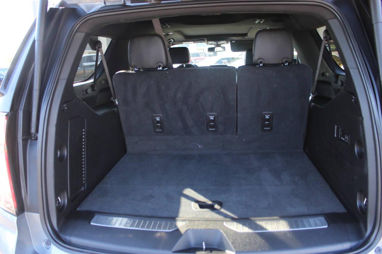 2021 Gray Chevrolet Suburban Z71 (1GNSKDKD5MR) with an EcoTec3 5.3L V8 355hp 383ft. lbs. 5.3L V8 engine, Automatic 10-Speed transmission, located at 4301 NW 39th , Oklahoma City, OK, 73112, (405) 949-5600, 35.512135, -97.598671 - Hablamos espanol. SPEND SMART --- BUY FROM SUPER SPORTS. ALL PRICES, DOWN PAYMENTS, PAYMENTS, AND FINANCE TERMS ARE NEGOTIABLE AT THE TIME OF APPROVAL. WE WILL WORK WITH YOU TO FIT YOUR BUDGET. WE WILL EVEN LOWER AND ADJUST THE NUMBERS TO HELP MAKE THE VEHICLE MORE AFFORDABLE FOR YOU.- Photo#15