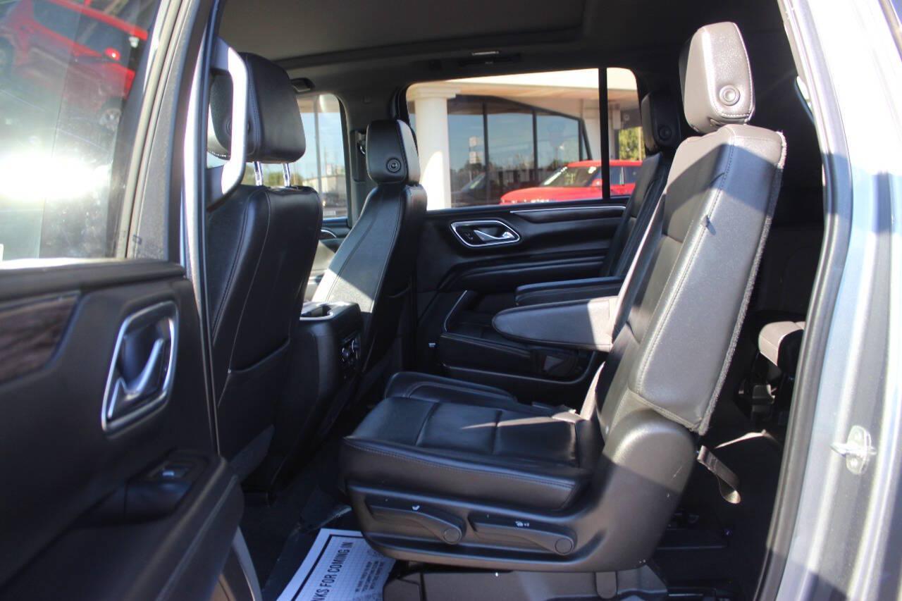 2021 Gray Chevrolet Suburban Z71 (1GNSKDKD5MR) with an EcoTec3 5.3L V8 355hp 383ft. lbs. 5.3L V8 engine, Automatic 10-Speed transmission, located at 4301 NW 39th , Oklahoma City, OK, 73112, (405) 949-5600, 35.512135, -97.598671 - Hablamos espanol. SPEND SMART --- BUY FROM SUPER SPORTS. ALL PRICES, DOWN PAYMENTS, PAYMENTS, AND FINANCE TERMS ARE NEGOTIABLE AT THE TIME OF APPROVAL. WE WILL WORK WITH YOU TO FIT YOUR BUDGET. WE WILL EVEN LOWER AND ADJUST THE NUMBERS TO HELP MAKE THE VEHICLE MORE AFFORDABLE FOR YOU.- Photo#18