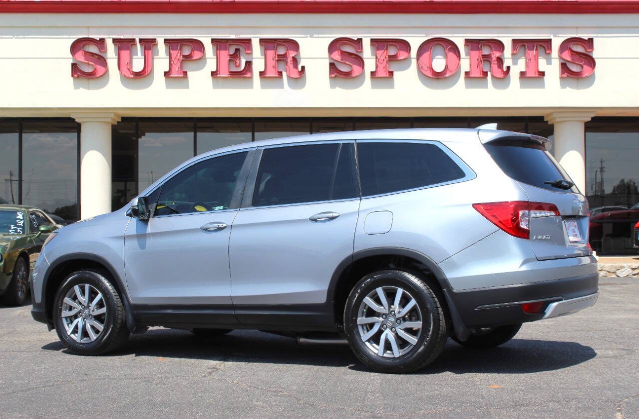 2019 Silver Honda Pilot EXL 2WD (5FNYF5H59KB) with an 3.5L V6 280hp 262ft. lbs. 3.5L V6 engine, Automatic 6-Speed transmission, located at 4301 NW 39th , Oklahoma City, OK, 73112, (405) 949-5600, 35.512135, -97.598671 - Hablamos espanol. SPEND SMART --- BUY FROM SUPER SPORTS. ALL PRICES, DOWN PAYMENTS, PAYMENTS, AND FINANCE TERMS ARE NEGOTIABLE AT THE TIME OF APPROVAL. WE WILL WORK WITH YOU TO FIT YOUR BUDGET. WE WILL EVEN LOWER AND ADJUST THE NUMBERS TO HELP MAKE THE VEHICLE MORE AFFORDABLE FOR YOU.- Photo#4