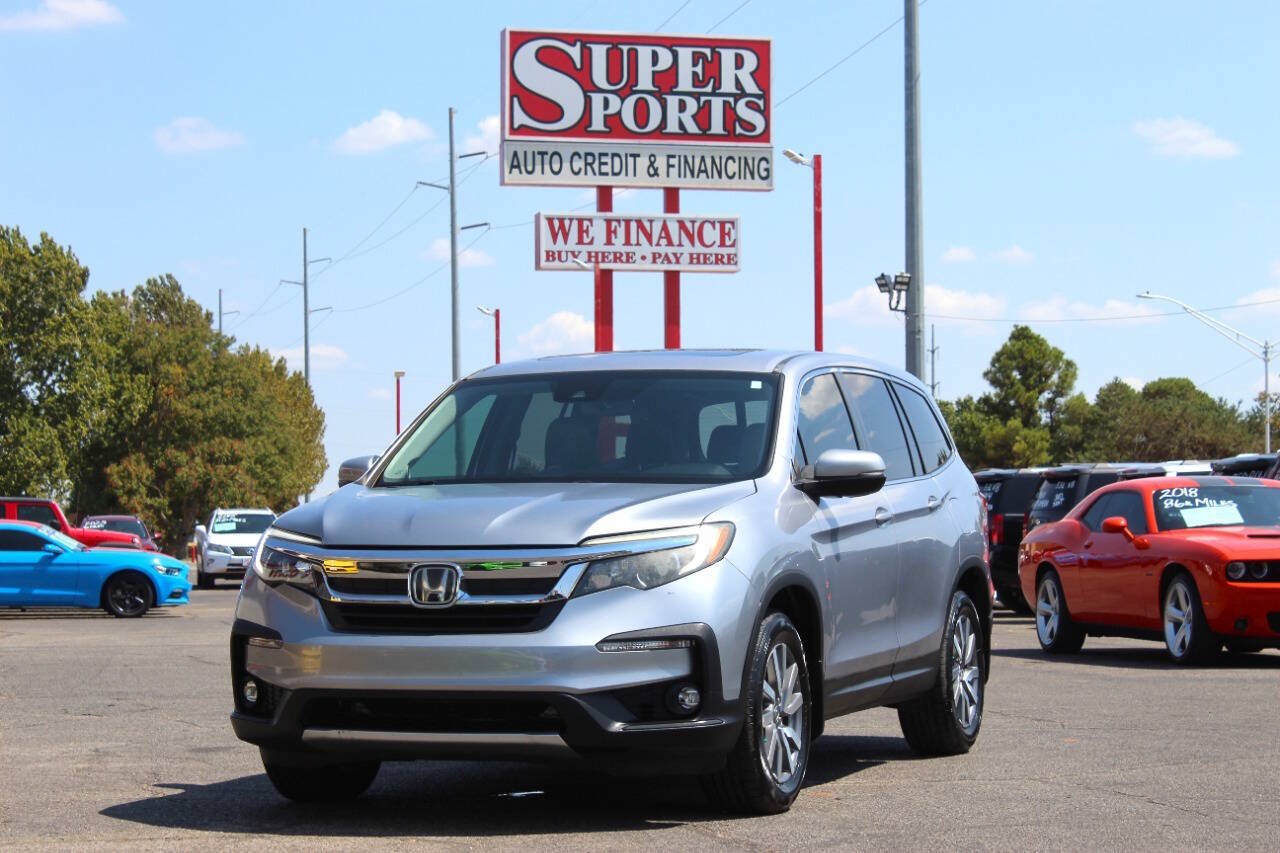 2019 Silver Honda Pilot EXL 2WD (5FNYF5H59KB) with an 3.5L V6 280hp 262ft. lbs. 3.5L V6 engine, Automatic 6-Speed transmission, located at 4301 NW 39th , Oklahoma City, OK, 73112, (405) 949-5600, 35.512135, -97.598671 - Hablamos espanol. SPEND SMART --- BUY FROM SUPER SPORTS. ALL PRICES, DOWN PAYMENTS, PAYMENTS, AND FINANCE TERMS ARE NEGOTIABLE AT THE TIME OF APPROVAL. WE WILL WORK WITH YOU TO FIT YOUR BUDGET. WE WILL EVEN LOWER AND ADJUST THE NUMBERS TO HELP MAKE THE VEHICLE MORE AFFORDABLE FOR YOU.- Photo#6