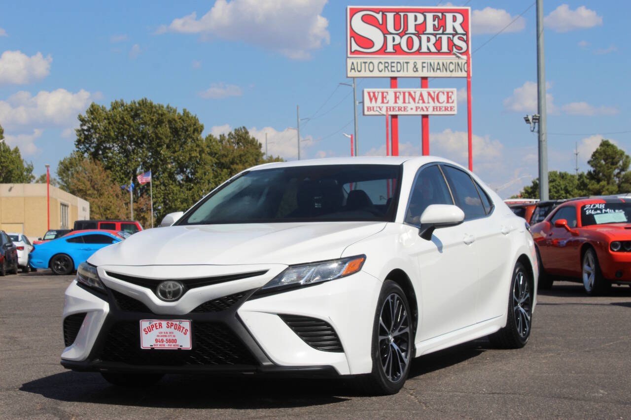 2019 White Toyota Camry LE (4T1B11HK2KU) with an 2.5L I4 203hp 184ft. lbs. 2.5L I4 engine, Automatic 8-Speed transmission, located at 4301 NW 39th , Oklahoma City, OK, 73112, (405) 949-5600, 35.512135, -97.598671 - Hablamos espanol. SPEND SMART --- BUY FROM SUPER SPORTS. ALL PRICES, DOWN PAYMENTS, PAYMENTS, AND FINANCE TERMS ARE NEGOTIABLE AT THE TIME OF APPROVAL. WE WILL WORK WITH YOU TO FIT YOUR BUDGET. WE WILL EVEN LOWER AND ADJUST THE NUMBERS TO HELP MAKE THE VEHICLE MORE AFFORDABLE FOR YOU.- Photo#5