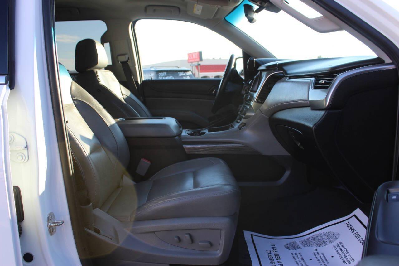 2019 White Chevrolet Suburban LT 2WD (1GNSCHKC0KR) with an EcoTec3 5.3L V8 355hp 383ft. lbs. 5.3L V8 engine, Automatic 6-Speed transmission, located at 4301 NW 39th , Oklahoma City, OK, 73112, (405) 949-5600, 35.512135, -97.598671 - Hablamos espanol. SPEND SMART --- BUY FROM SUPER SPORTS. ALL PRICES, DOWN PAYMENTS, PAYMENTS, AND FINANCE TERMS ARE NEGOTIABLE AT THE TIME OF APPROVAL. WE WILL WORK WITH YOU TO FIT YOUR BUDGET. WE WILL EVEN LOWER AND ADJUST THE NUMBERS TO HELP MAKE THE VEHICLE MORE AFFORDABLE FOR YOU.- Photo#8