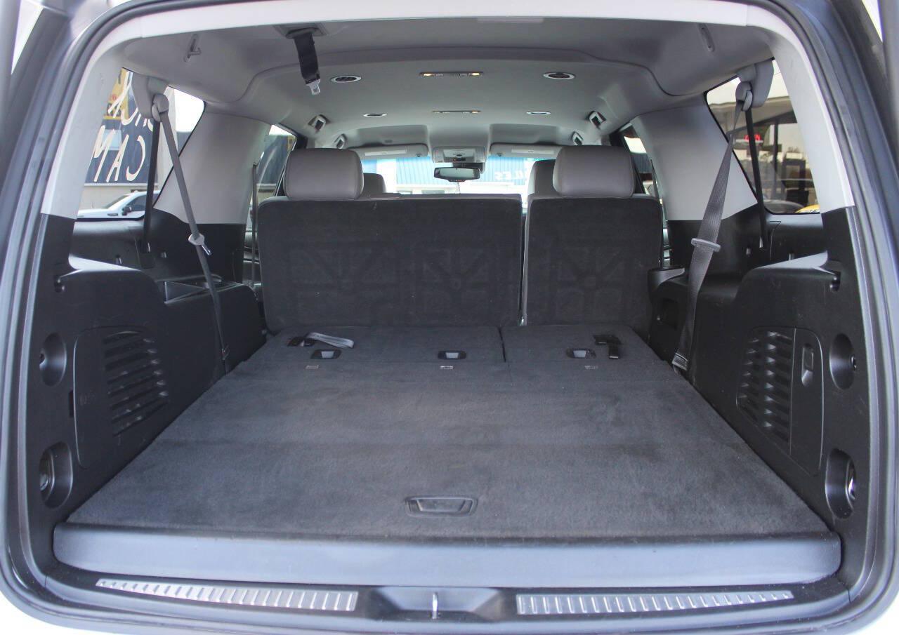 2019 White Chevrolet Suburban LT 2WD (1GNSCHKC0KR) with an EcoTec3 5.3L V8 355hp 383ft. lbs. 5.3L V8 engine, Automatic 6-Speed transmission, located at 4301 NW 39th , Oklahoma City, OK, 73112, (405) 949-5600, 35.512135, -97.598671 - Hablamos espanol. SPEND SMART --- BUY FROM SUPER SPORTS. ALL PRICES, DOWN PAYMENTS, PAYMENTS, AND FINANCE TERMS ARE NEGOTIABLE AT THE TIME OF APPROVAL. WE WILL WORK WITH YOU TO FIT YOUR BUDGET. WE WILL EVEN LOWER AND ADJUST THE NUMBERS TO HELP MAKE THE VEHICLE MORE AFFORDABLE FOR YOU.- Photo#13