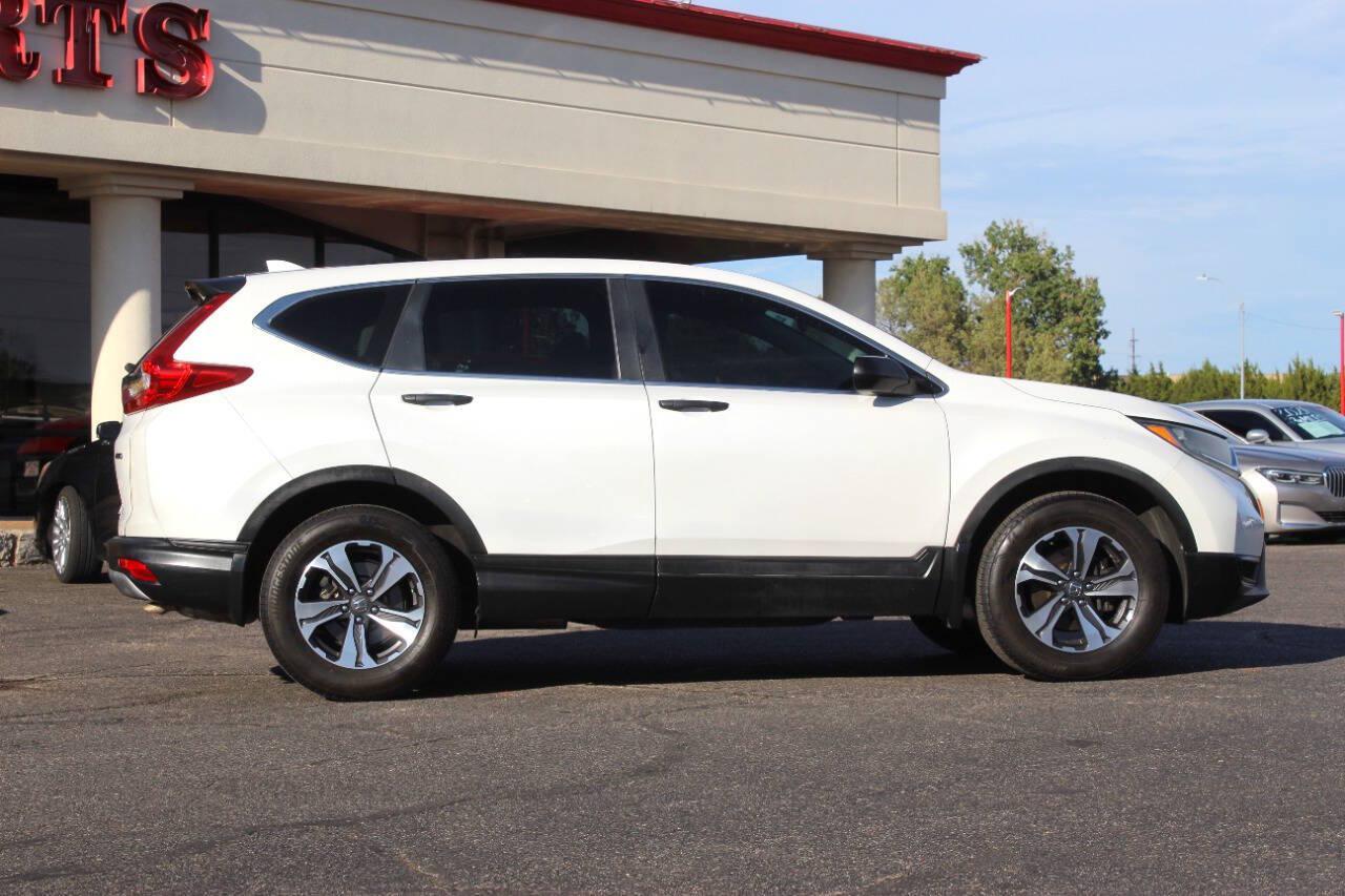 2019 White Honda CR-V LX AWD (5J6RW6H3XKL) with an 2.4L I4 184hp 180ft. lbs. 2.4L I4 engine, CVT transmission, located at 4301 NW 39th , Oklahoma City, OK, 73112, (405) 949-5600, 35.512135, -97.598671 - Hablamos espanol. SPEND SMART --- BUY FROM SUPER SPORTS. ALL PRICES, DOWN PAYMENTS, PAYMENTS, AND FINANCE TERMS ARE NEGOTIABLE AT THE TIME OF APPROVAL. WE WILL WORK WITH YOU TO FIT YOUR BUDGET. WE WILL EVEN LOWER AND ADJUST THE NUMBERS TO HELP MAKE THE VEHICLE MORE AFFORDABLE FOR YOU.- Photo#2