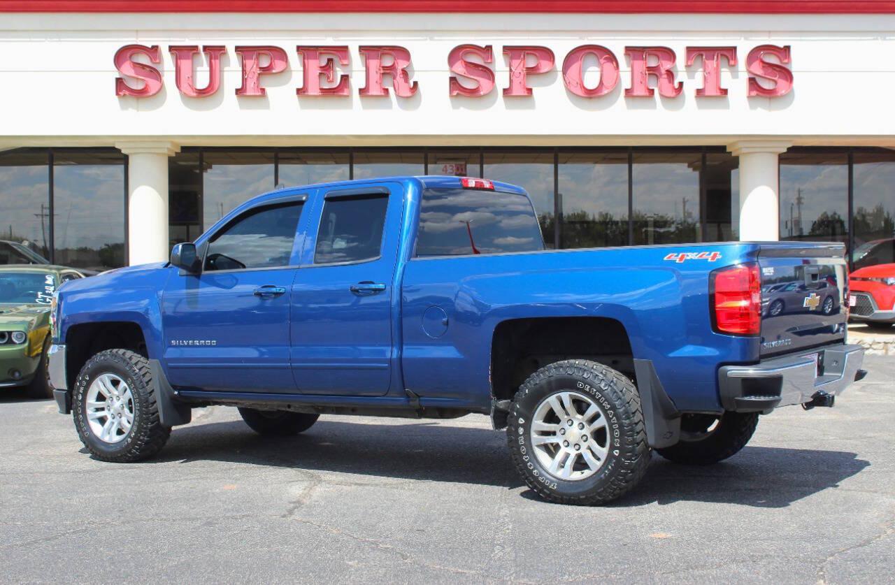 2017 Blue Chevrolet Silverado 1500 LT Double Cab 4WD (1GCVKREC0HZ) with an EcoTec3 5.3L V8 355hp 383ft. lbs. 5.3L V8 engine, Automatic 6-Speed transmission, located at 4301 NW 39th , Oklahoma City, OK, 73112, (405) 949-5600, 35.512135, -97.598671 - Hablamos espanol. SPEND SMART --- BUY FROM SUPER SPORTS. ALL PRICES, DOWN PAYMENTS, PAYMENTS, AND FINANCE TERMS ARE NEGOTIABLE AT THE TIME OF APPROVAL. WE WILL WORK WITH YOU TO FIT YOUR BUDGET. WE WILL EVEN LOWER AND ADJUST THE NUMBERS TO HELP MAKE THE VEHICLE MORE AFFORDABLE FOR YOU.- Photo#4