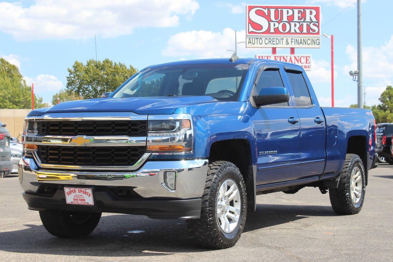 2017 Blue Chevrolet Silverado 1500 LT Double Cab 4WD (1GCVKREC0HZ) with an EcoTec3 5.3L V8 355hp 383ft. lbs. 5.3L V8 engine, Automatic 6-Speed transmission, located at 4301 NW 39th , Oklahoma City, OK, 73112, (405) 949-5600, 35.512135, -97.598671 - Hablamos espanol. SPEND SMART --- BUY FROM SUPER SPORTS. ALL PRICES, DOWN PAYMENTS, PAYMENTS, AND FINANCE TERMS ARE NEGOTIABLE AT THE TIME OF APPROVAL. WE WILL WORK WITH YOU TO FIT YOUR BUDGET. WE WILL EVEN LOWER AND ADJUST THE NUMBERS TO HELP MAKE THE VEHICLE MORE AFFORDABLE FOR YOU.- Photo#6