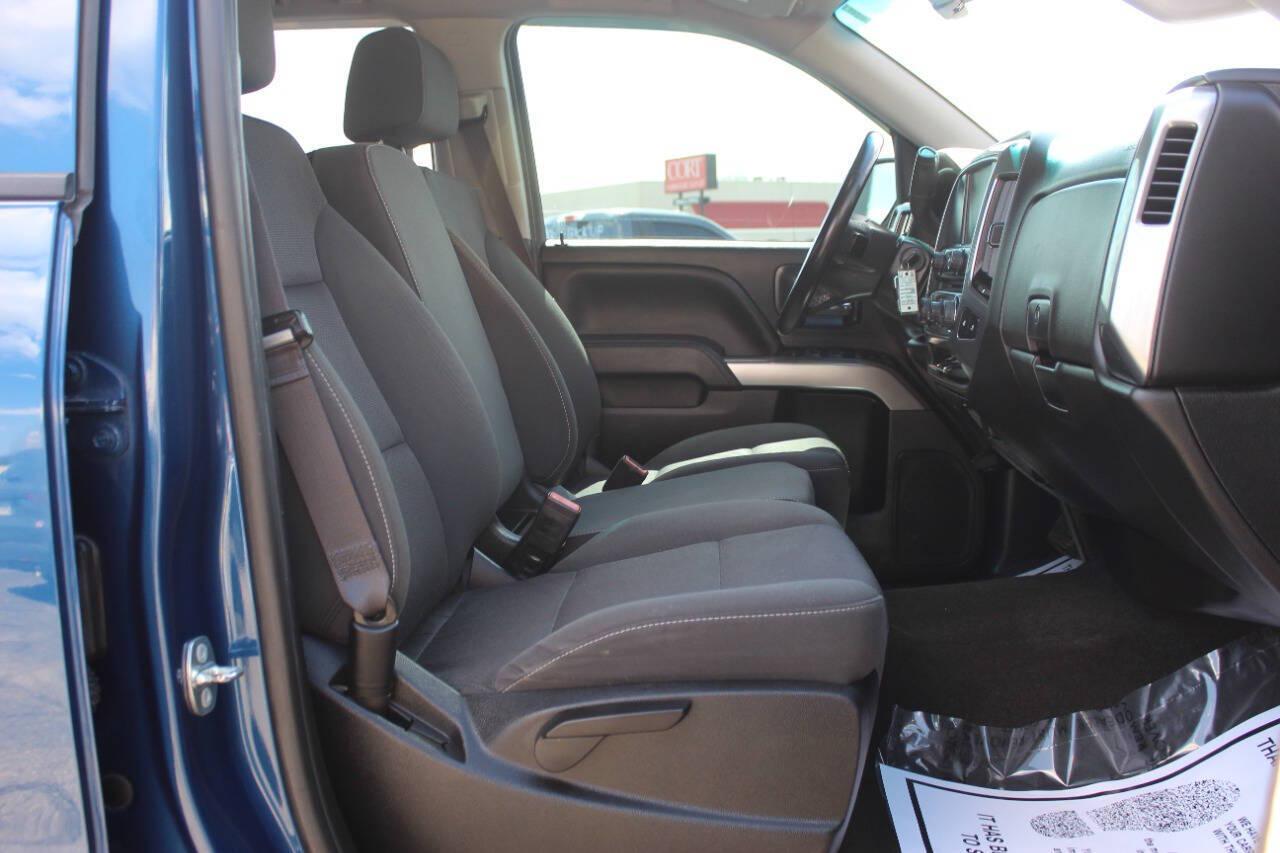 2017 Blue Chevrolet Silverado 1500 LT Double Cab 4WD (1GCVKREC0HZ) with an EcoTec3 5.3L V8 355hp 383ft. lbs. 5.3L V8 engine, Automatic 6-Speed transmission, located at 4301 NW 39th , Oklahoma City, OK, 73112, (405) 949-5600, 35.512135, -97.598671 - Hablamos espanol. SPEND SMART --- BUY FROM SUPER SPORTS. ALL PRICES, DOWN PAYMENTS, PAYMENTS, AND FINANCE TERMS ARE NEGOTIABLE AT THE TIME OF APPROVAL. WE WILL WORK WITH YOU TO FIT YOUR BUDGET. WE WILL EVEN LOWER AND ADJUST THE NUMBERS TO HELP MAKE THE VEHICLE MORE AFFORDABLE FOR YOU.- Photo#9