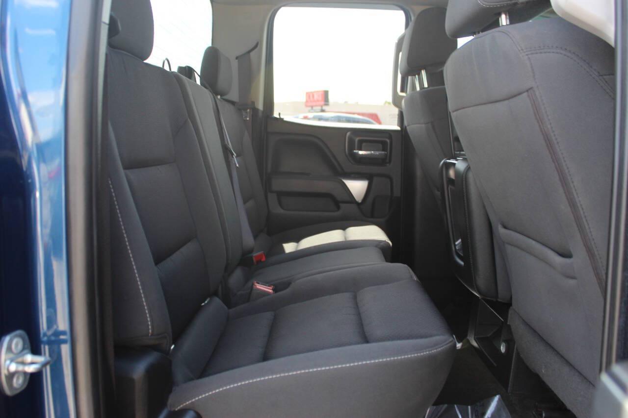 2017 Blue Chevrolet Silverado 1500 LT Double Cab 4WD (1GCVKREC0HZ) with an EcoTec3 5.3L V8 355hp 383ft. lbs. 5.3L V8 engine, Automatic 6-Speed transmission, located at 4301 NW 39th , Oklahoma City, OK, 73112, (405) 949-5600, 35.512135, -97.598671 - Hablamos espanol. SPEND SMART --- BUY FROM SUPER SPORTS. ALL PRICES, DOWN PAYMENTS, PAYMENTS, AND FINANCE TERMS ARE NEGOTIABLE AT THE TIME OF APPROVAL. WE WILL WORK WITH YOU TO FIT YOUR BUDGET. WE WILL EVEN LOWER AND ADJUST THE NUMBERS TO HELP MAKE THE VEHICLE MORE AFFORDABLE FOR YOU.- Photo#11