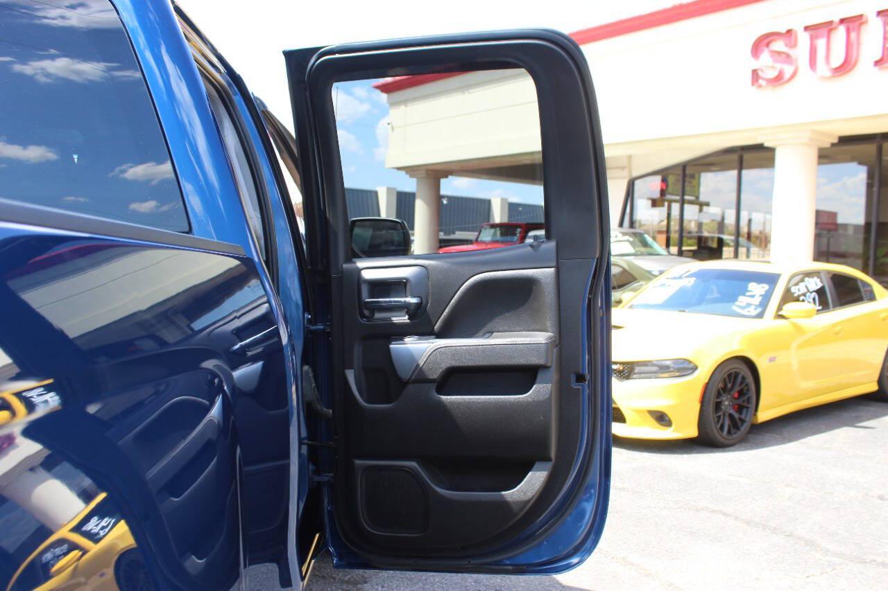 2017 Blue Chevrolet Silverado 1500 LT Double Cab 4WD (1GCVKREC0HZ) with an EcoTec3 5.3L V8 355hp 383ft. lbs. 5.3L V8 engine, Automatic 6-Speed transmission, located at 4301 NW 39th , Oklahoma City, OK, 73112, (405) 949-5600, 35.512135, -97.598671 - Hablamos espanol. SPEND SMART --- BUY FROM SUPER SPORTS. ALL PRICES, DOWN PAYMENTS, PAYMENTS, AND FINANCE TERMS ARE NEGOTIABLE AT THE TIME OF APPROVAL. WE WILL WORK WITH YOU TO FIT YOUR BUDGET. WE WILL EVEN LOWER AND ADJUST THE NUMBERS TO HELP MAKE THE VEHICLE MORE AFFORDABLE FOR YOU.- Photo#12