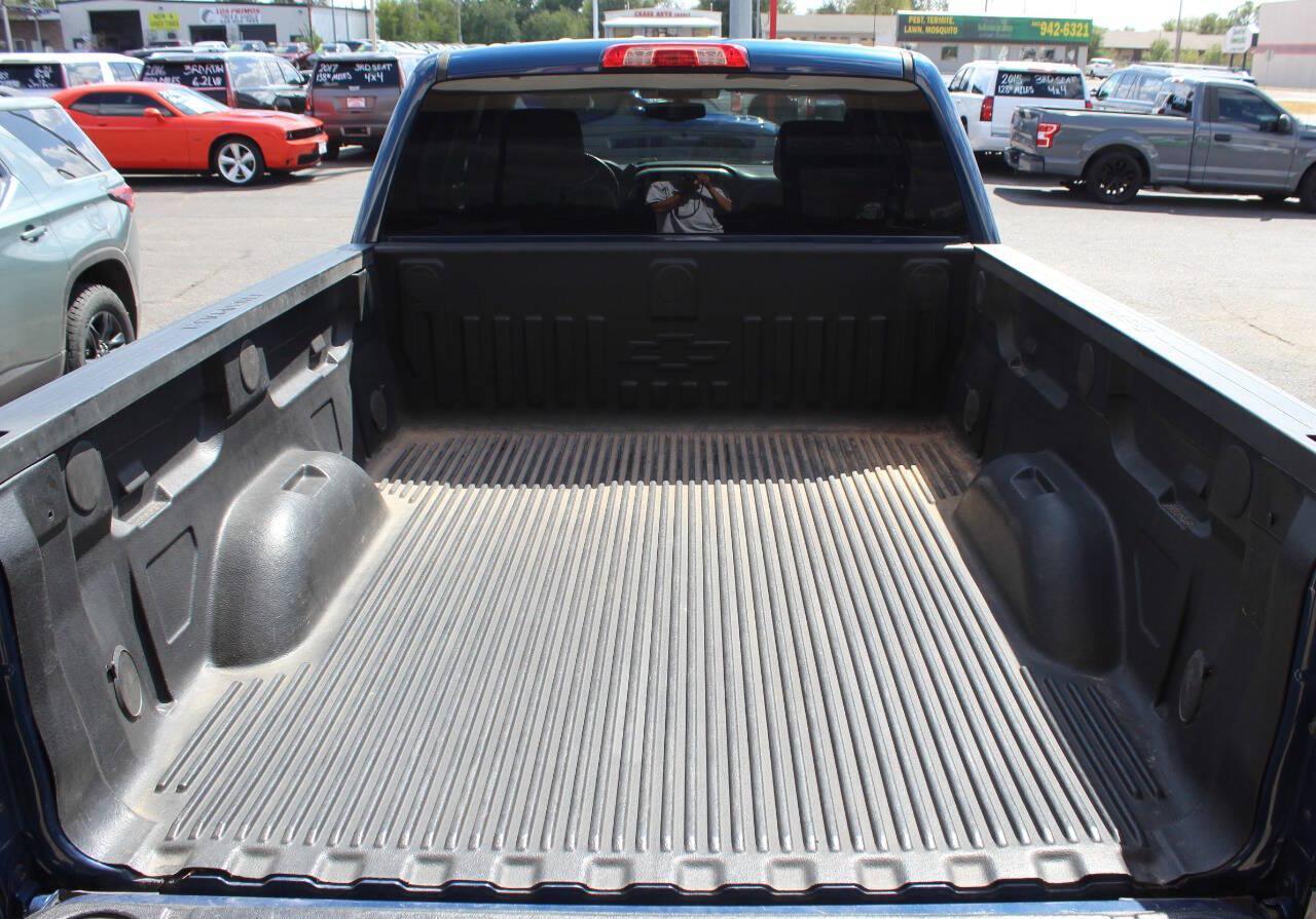 2017 Blue Chevrolet Silverado 1500 LT Double Cab 4WD (1GCVKREC0HZ) with an EcoTec3 5.3L V8 355hp 383ft. lbs. 5.3L V8 engine, Automatic 6-Speed transmission, located at 4301 NW 39th , Oklahoma City, OK, 73112, (405) 949-5600, 35.512135, -97.598671 - Hablamos espanol. SPEND SMART --- BUY FROM SUPER SPORTS. ALL PRICES, DOWN PAYMENTS, PAYMENTS, AND FINANCE TERMS ARE NEGOTIABLE AT THE TIME OF APPROVAL. WE WILL WORK WITH YOU TO FIT YOUR BUDGET. WE WILL EVEN LOWER AND ADJUST THE NUMBERS TO HELP MAKE THE VEHICLE MORE AFFORDABLE FOR YOU.- Photo#15