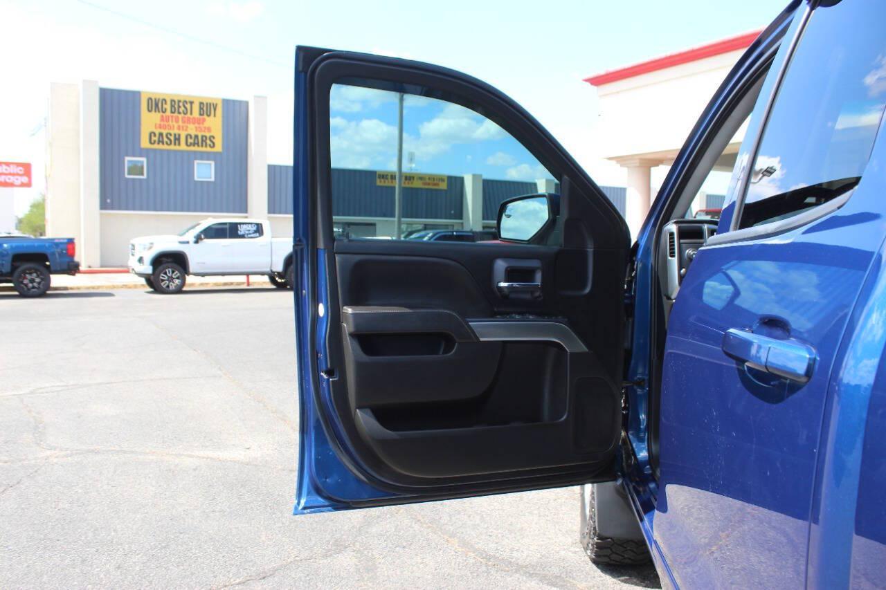 2017 Blue Chevrolet Silverado 1500 LT Double Cab 4WD (1GCVKREC0HZ) with an EcoTec3 5.3L V8 355hp 383ft. lbs. 5.3L V8 engine, Automatic 6-Speed transmission, located at 4301 NW 39th , Oklahoma City, OK, 73112, (405) 949-5600, 35.512135, -97.598671 - Hablamos espanol. SPEND SMART --- BUY FROM SUPER SPORTS. ALL PRICES, DOWN PAYMENTS, PAYMENTS, AND FINANCE TERMS ARE NEGOTIABLE AT THE TIME OF APPROVAL. WE WILL WORK WITH YOU TO FIT YOUR BUDGET. WE WILL EVEN LOWER AND ADJUST THE NUMBERS TO HELP MAKE THE VEHICLE MORE AFFORDABLE FOR YOU.- Photo#18