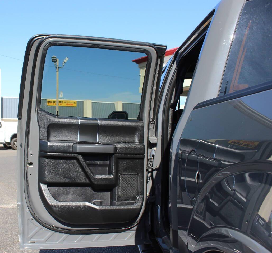 2018 Gray Ford F-150 XLT SuperCrew 5.5-ft. Bed 4WD (1FTEW1EGXJF) with an EcoBoost 3.5L Twin Turbo V6 375hp 470ft. lbs. 3.5L V6 engine, Automatic 10-Speed transmission, located at 4301 NW 39th , Oklahoma City, OK, 73112, (405) 949-5600, 35.512135, -97.598671 - Hablamos espanol. SPEND SMART --- BUY FROM SUPER SPORTS. ALL PRICES, DOWN PAYMENTS, PAYMENTS, AND FINANCE TERMS ARE NEGOTIABLE AT THE TIME OF APPROVAL. WE WILL WORK WITH YOU TO FIT YOUR BUDGET. WE WILL EVEN LOWER AND ADJUST THE NUMBERS TO HELP MAKE THE VEHICLE MORE AFFORDABLE FOR YOU.- Photo#11