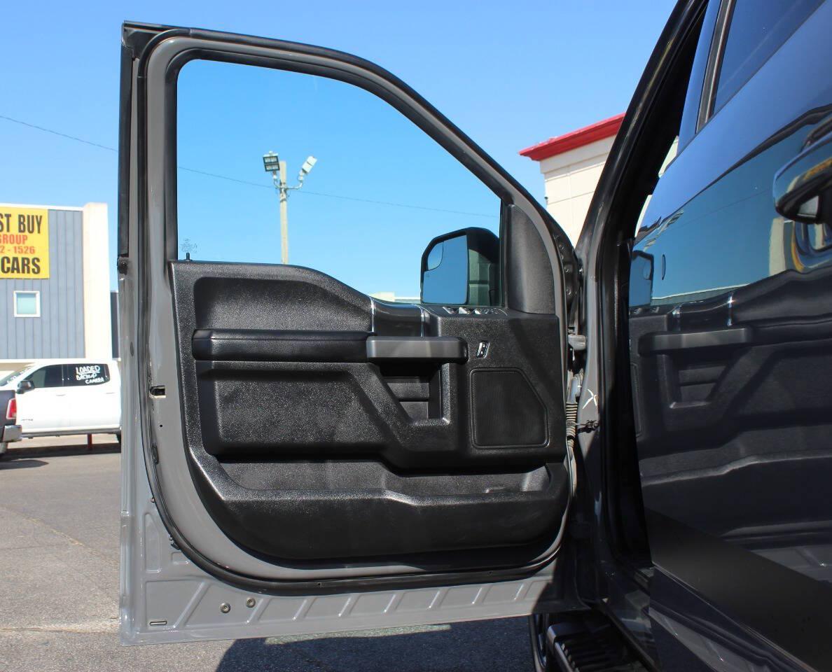2018 Gray Ford F-150 XLT SuperCrew 5.5-ft. Bed 4WD (1FTEW1EGXJF) with an EcoBoost 3.5L Twin Turbo V6 375hp 470ft. lbs. 3.5L V6 engine, Automatic 10-Speed transmission, located at 4301 NW 39th , Oklahoma City, OK, 73112, (405) 949-5600, 35.512135, -97.598671 - Hablamos espanol. SPEND SMART --- BUY FROM SUPER SPORTS. ALL PRICES, DOWN PAYMENTS, PAYMENTS, AND FINANCE TERMS ARE NEGOTIABLE AT THE TIME OF APPROVAL. WE WILL WORK WITH YOU TO FIT YOUR BUDGET. WE WILL EVEN LOWER AND ADJUST THE NUMBERS TO HELP MAKE THE VEHICLE MORE AFFORDABLE FOR YOU.- Photo#15