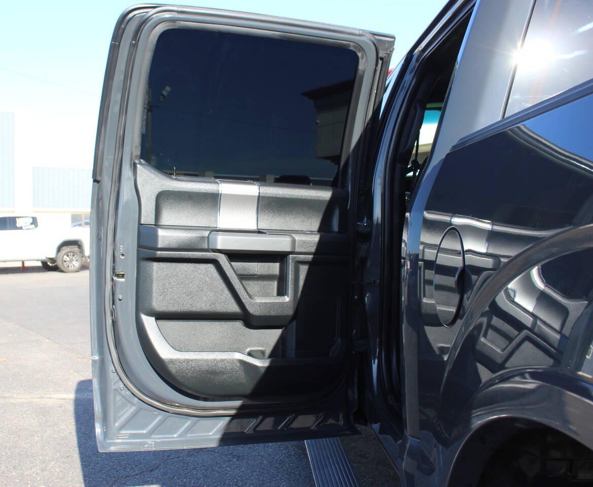 2016 Gray Ford F-150 XLT SuperCrew 6.5-ft. Bed 4WD (1FTEW1EP0GF) with an EcoBoost 2.7L Twin Turbo V6 325hp 375ft. lbs. 2.7L V6 engine, Automatic 6-Speed transmission, located at 4301 NW 39th , Oklahoma City, OK, 73112, (405) 949-5600, 35.512135, -97.598671 - Hablamos espanol. SPEND SMART --- BUY FROM SUPER SPORTS. ALL PRICES, DOWN PAYMENTS, PAYMENTS, AND FINANCE TERMS ARE NEGOTIABLE AT THE TIME OF APPROVAL. WE WILL WORK WITH YOU TO FIT YOUR BUDGET. WE WILL EVEN LOWER AND ADJUST THE NUMBERS TO HELP MAKE THE VEHICLE MORE AFFORDABLE FOR YOU.- Photo#14
