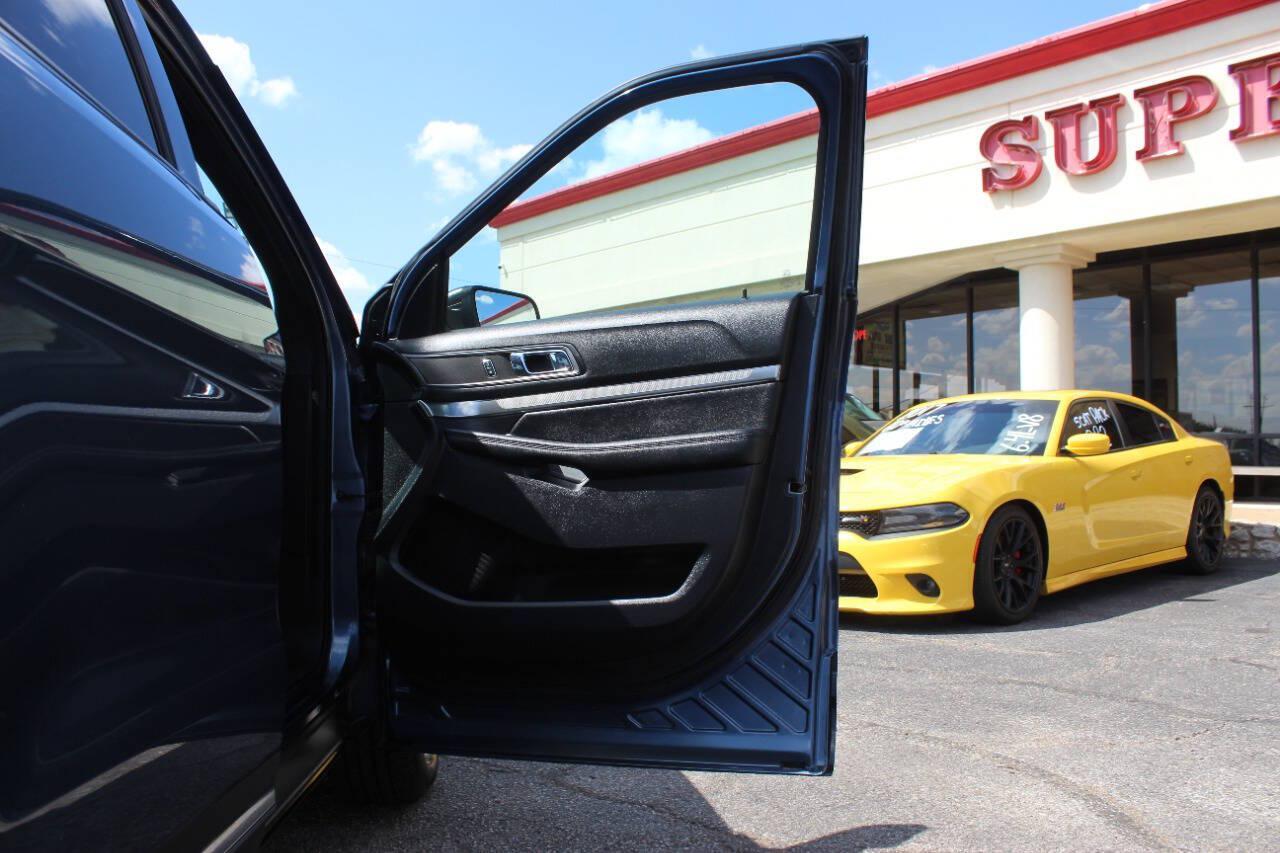2019 Blue Ford Explorer XLT 4WD (1FM5K8D87KG) with an 3.5L V6 290hp 255ft. lbs. 3.5L V6 engine, Automatic 6-Speed transmission, located at 4301 NW 39th , Oklahoma City, OK, 73112, (405) 949-5600, 35.512135, -97.598671 - Hablamos espanol. SPEND SMART --- BUY FROM SUPER SPORTS. ALL PRICES, DOWN PAYMENTS, PAYMENTS, AND FINANCE TERMS ARE NEGOTIABLE AT THE TIME OF APPROVAL. WE WILL WORK WITH YOU TO FIT YOUR BUDGET. WE WILL EVEN LOWER AND ADJUST THE NUMBERS TO HELP MAKE THE VEHICLE MORE AFFORDABLE FOR YOU.- Photo#9