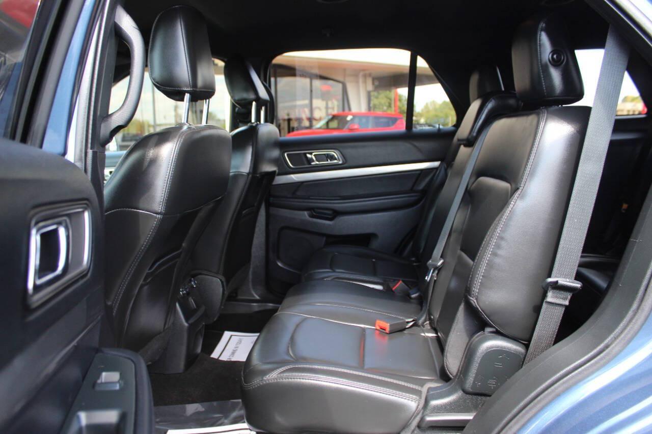 2019 Blue Ford Explorer XLT 4WD (1FM5K8D87KG) with an 3.5L V6 290hp 255ft. lbs. 3.5L V6 engine, Automatic 6-Speed transmission, located at 4301 NW 39th , Oklahoma City, OK, 73112, (405) 949-5600, 35.512135, -97.598671 - Hablamos espanol. SPEND SMART --- BUY FROM SUPER SPORTS. ALL PRICES, DOWN PAYMENTS, PAYMENTS, AND FINANCE TERMS ARE NEGOTIABLE AT THE TIME OF APPROVAL. WE WILL WORK WITH YOU TO FIT YOUR BUDGET. WE WILL EVEN LOWER AND ADJUST THE NUMBERS TO HELP MAKE THE VEHICLE MORE AFFORDABLE FOR YOU.- Photo#16