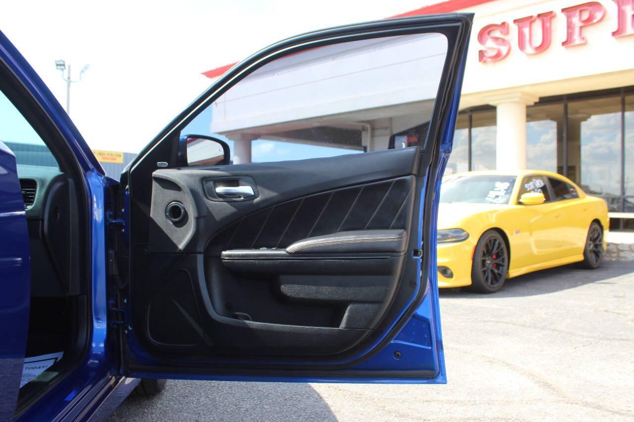 2018 Blue Dodge Charger R/T (2C3CDXCT1JH) with an HEMI 5.7L V8 370hp 395ft. lbs. 5.7L V8 engine, Automatic 8-Speed transmission, located at 4301 NW 39th , Oklahoma City, OK, 73112, (405) 949-5600, 35.512135, -97.598671 - Hablamos espanol. SPEND SMART --- BUY FROM SUPER SPORTS. ALL PRICES, DOWN PAYMENTS, PAYMENTS, AND FINANCE TERMS ARE NEGOTIABLE AT THE TIME OF APPROVAL. WE WILL WORK WITH YOU TO FIT YOUR BUDGET. WE WILL EVEN LOWER AND ADJUST THE NUMBERS TO HELP MAKE THE VEHICLE MORE AFFORDABLE FOR YOU.- Photo#9