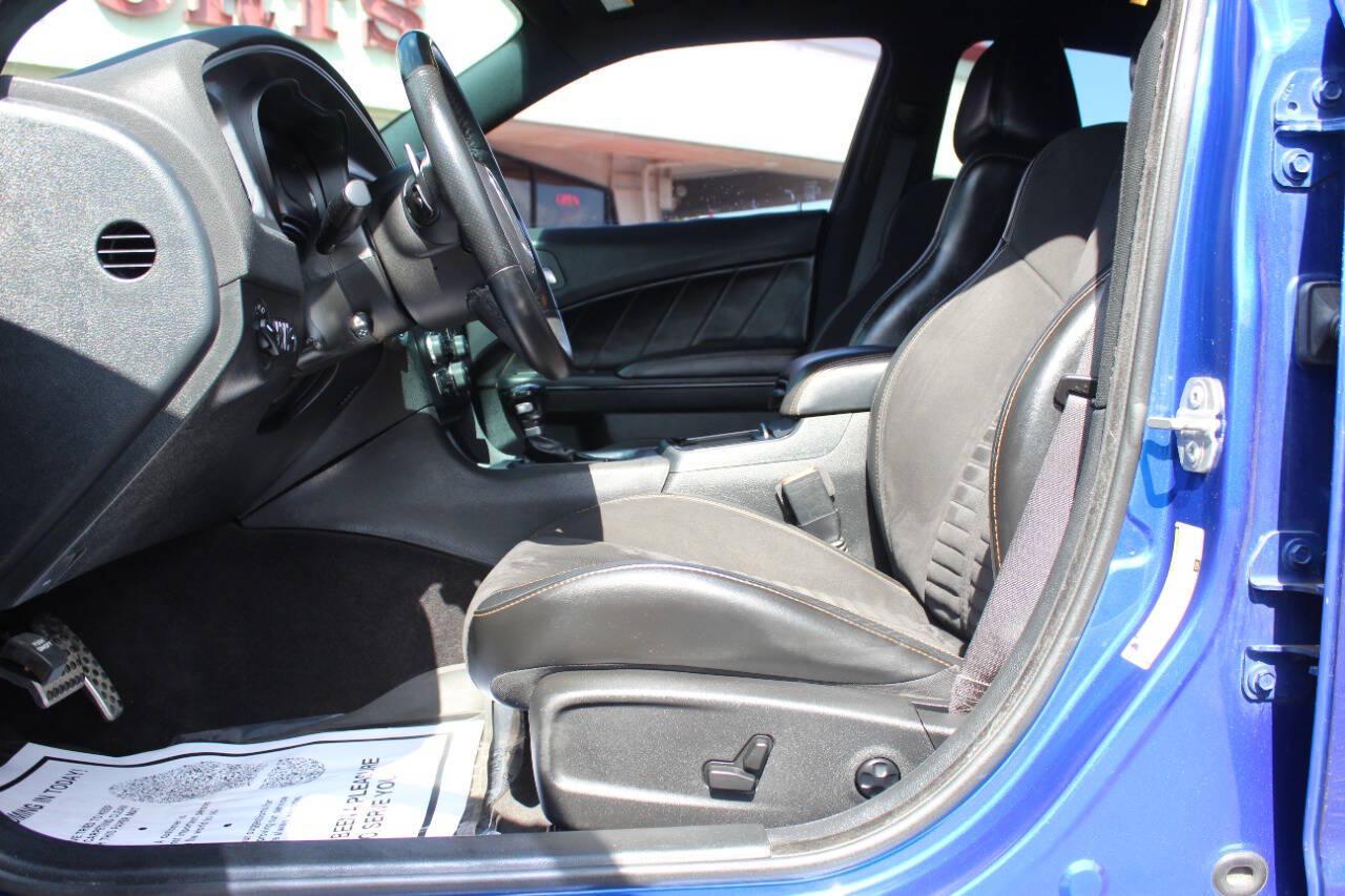 2018 Blue Dodge Charger R/T (2C3CDXCT1JH) with an HEMI 5.7L V8 370hp 395ft. lbs. 5.7L V8 engine, Automatic 8-Speed transmission, located at 4301 NW 39th , Oklahoma City, OK, 73112, (405) 949-5600, 35.512135, -97.598671 - Hablamos espanol. SPEND SMART --- BUY FROM SUPER SPORTS. ALL PRICES, DOWN PAYMENTS, PAYMENTS, AND FINANCE TERMS ARE NEGOTIABLE AT THE TIME OF APPROVAL. WE WILL WORK WITH YOU TO FIT YOUR BUDGET. WE WILL EVEN LOWER AND ADJUST THE NUMBERS TO HELP MAKE THE VEHICLE MORE AFFORDABLE FOR YOU.- Photo#16