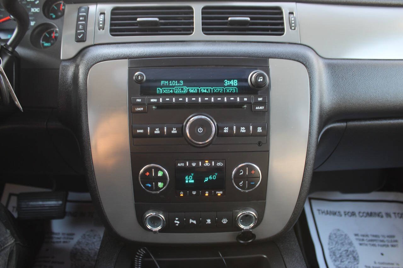 2008 Maroon Chevrolet Avalanche LS 4WD (3GNFK12398G) with an Vortec 5.3L Flex Fuel V8 310hp 335ft. lbs. 5.3L V8 engine, Automatic 4-Speed transmission, located at 4301 NW 39th , Oklahoma City, OK, 73112, (405) 949-5600, 35.512135, -97.598671 - Hablamos espanol. SPEND SMART --- BUY FROM SUPER SPORTS. ALL PRICES, DOWN PAYMENTS, PAYMENTS, AND FINANCE TERMS ARE NEGOTIABLE AT THE TIME OF APPROVAL. WE WILL WORK WITH YOU TO FIT YOUR BUDGET. WE WILL EVEN LOWER AND ADJUST THE NUMBERS TO HELP MAKE THE VEHICLE MORE AFFORDABLE FOR YOU.- Photo#18