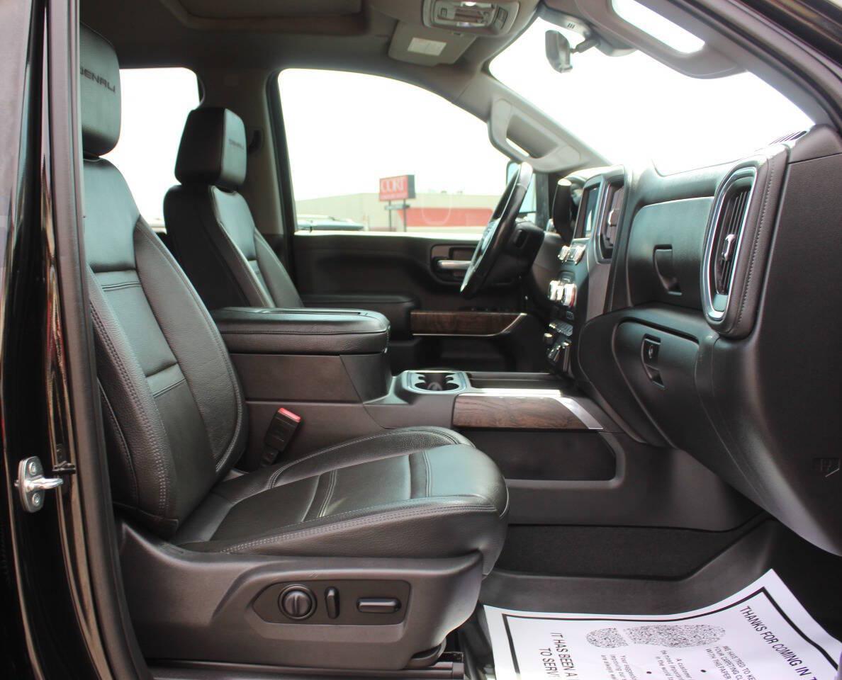 2021 Black GMC Sierra 2500HD Denali Crew Cab 4WD (1GT49REY0MF) with an Duramax 6.6L Biodiesel Turbo V8 445hp 910ft. lbs. 6.6L V8 engine, Automatic 10-Speed transmission, located at 4301 NW 39th , Oklahoma City, OK, 73112, (405) 949-5600, 35.512135, -97.598671 - Hablamos espanol. SPEND SMART --- BUY FROM SUPER SPORTS. ALL PRICES, DOWN PAYMENTS, PAYMENTS, AND FINANCE TERMS ARE NEGOTIABLE AT THE TIME OF APPROVAL. WE WILL WORK WITH YOU TO FIT YOUR BUDGET. WE WILL EVEN LOWER AND ADJUST THE NUMBERS TO HELP MAKE THE VE HICLE MORE AFFORDABLE FOR YOU.- Photo#8