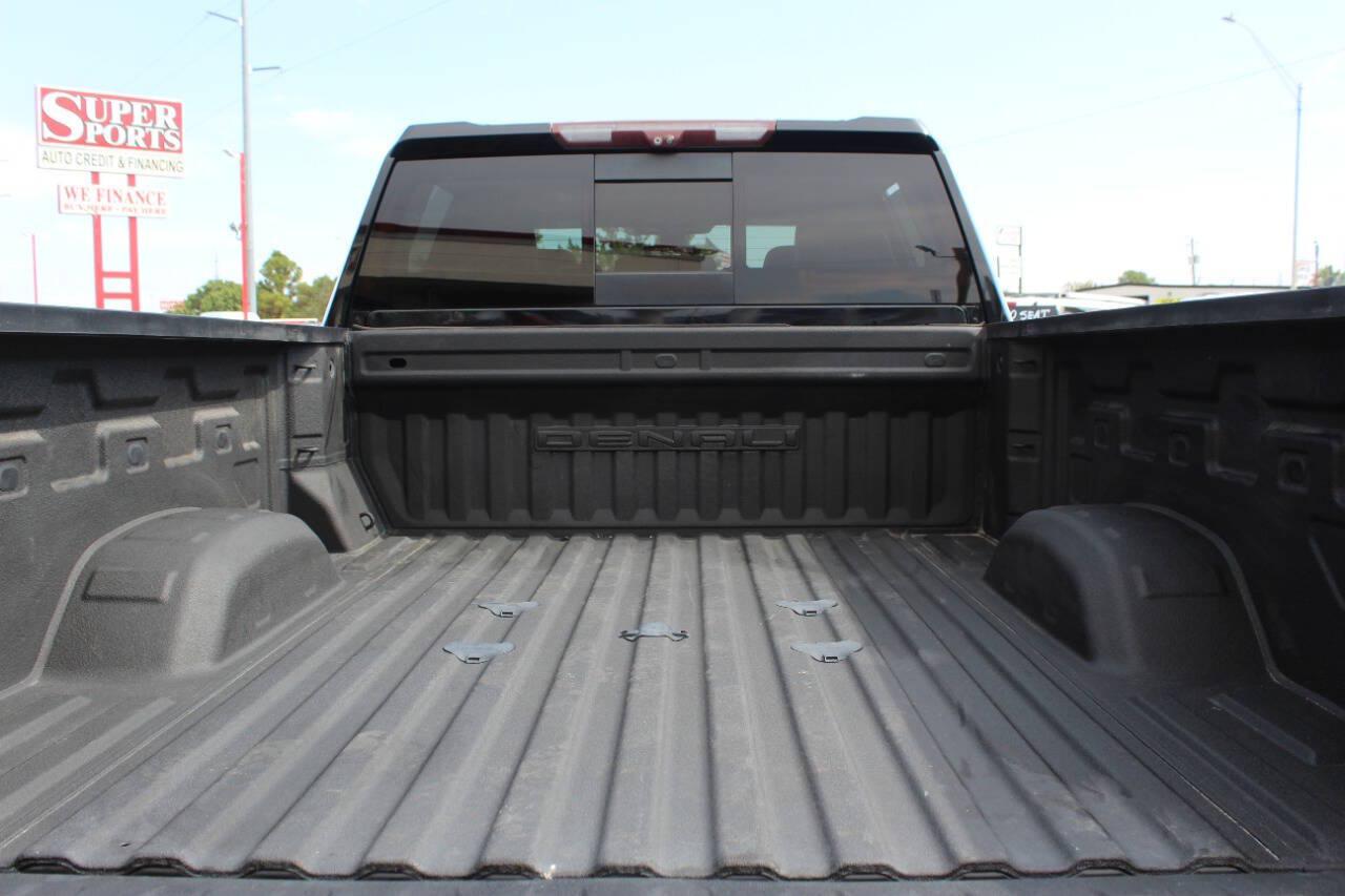 2021 Black GMC Sierra 2500HD Denali Crew Cab 4WD (1GT49REY0MF) with an Duramax 6.6L Biodiesel Turbo V8 445hp 910ft. lbs. 6.6L V8 engine, Automatic 10-Speed transmission, located at 4301 NW 39th , Oklahoma City, OK, 73112, (405) 949-5600, 35.512135, -97.598671 - Hablamos espanol. SPEND SMART --- BUY FROM SUPER SPORTS. ALL PRICES, DOWN PAYMENTS, PAYMENTS, AND FINANCE TERMS ARE NEGOTIABLE AT THE TIME OF APPROVAL. WE WILL WORK WITH YOU TO FIT YOUR BUDGET. WE WILL EVEN LOWER AND ADJUST THE NUMBERS TO HELP MAKE THE VE HICLE MORE AFFORDABLE FOR YOU.- Photo#12