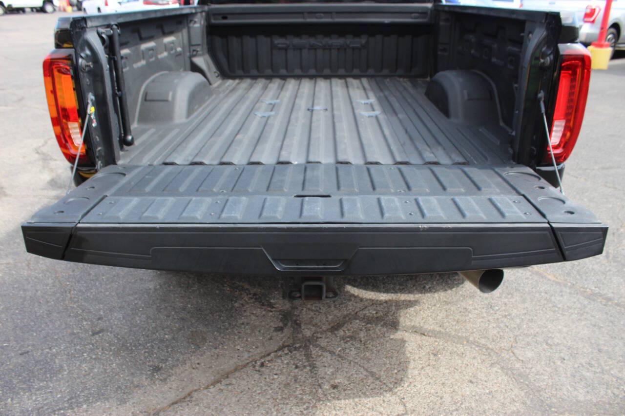 2021 Black GMC Sierra 2500HD Denali Crew Cab 4WD (1GT49REY0MF) with an Duramax 6.6L Biodiesel Turbo V8 445hp 910ft. lbs. 6.6L V8 engine, Automatic 10-Speed transmission, located at 4301 NW 39th , Oklahoma City, OK, 73112, (405) 949-5600, 35.512135, -97.598671 - Hablamos espanol. SPEND SMART --- BUY FROM SUPER SPORTS. ALL PRICES, DOWN PAYMENTS, PAYMENTS, AND FINANCE TERMS ARE NEGOTIABLE AT THE TIME OF APPROVAL. WE WILL WORK WITH YOU TO FIT YOUR BUDGET. WE WILL EVEN LOWER AND ADJUST THE NUMBERS TO HELP MAKE THE VE HICLE MORE AFFORDABLE FOR YOU.- Photo#14