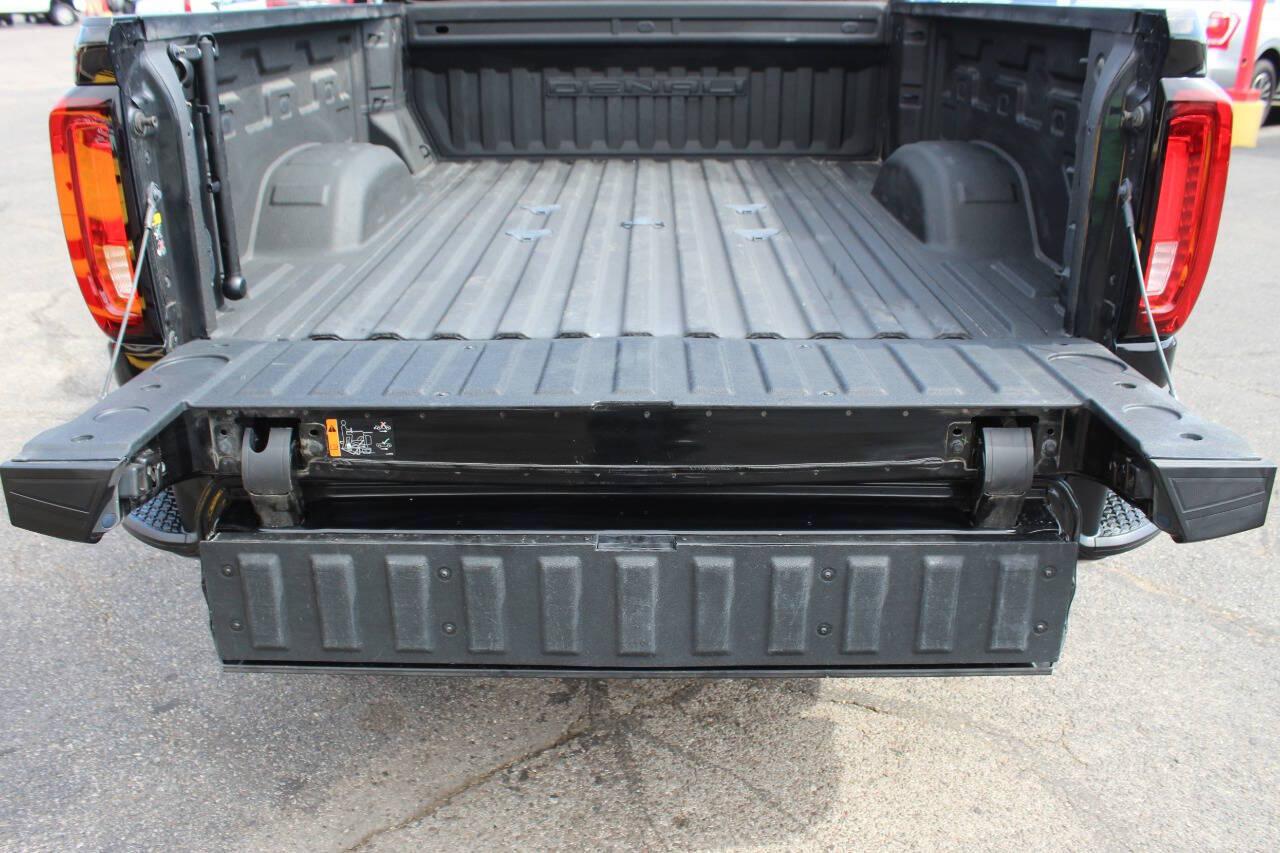 2021 Black GMC Sierra 2500HD Denali Crew Cab 4WD (1GT49REY0MF) with an Duramax 6.6L Biodiesel Turbo V8 445hp 910ft. lbs. 6.6L V8 engine, Automatic 10-Speed transmission, located at 4301 NW 39th , Oklahoma City, OK, 73112, (405) 949-5600, 35.512135, -97.598671 - Hablamos espanol. SPEND SMART --- BUY FROM SUPER SPORTS. ALL PRICES, DOWN PAYMENTS, PAYMENTS, AND FINANCE TERMS ARE NEGOTIABLE AT THE TIME OF APPROVAL. WE WILL WORK WITH YOU TO FIT YOUR BUDGET. WE WILL EVEN LOWER AND ADJUST THE NUMBERS TO HELP MAKE THE VE HICLE MORE AFFORDABLE FOR YOU.- Photo#15
