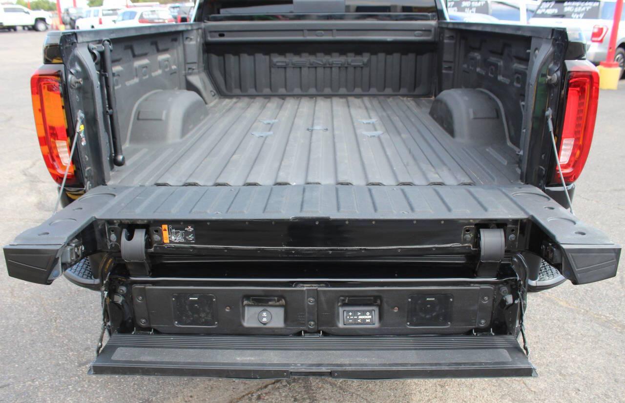 2021 Black GMC Sierra 2500HD Denali Crew Cab 4WD (1GT49REY0MF) with an Duramax 6.6L Biodiesel Turbo V8 445hp 910ft. lbs. 6.6L V8 engine, Automatic 10-Speed transmission, located at 4301 NW 39th , Oklahoma City, OK, 73112, (405) 949-5600, 35.512135, -97.598671 - Hablamos espanol. SPEND SMART --- BUY FROM SUPER SPORTS. ALL PRICES, DOWN PAYMENTS, PAYMENTS, AND FINANCE TERMS ARE NEGOTIABLE AT THE TIME OF APPROVAL. WE WILL WORK WITH YOU TO FIT YOUR BUDGET. WE WILL EVEN LOWER AND ADJUST THE NUMBERS TO HELP MAKE THE VE HICLE MORE AFFORDABLE FOR YOU.- Photo#16
