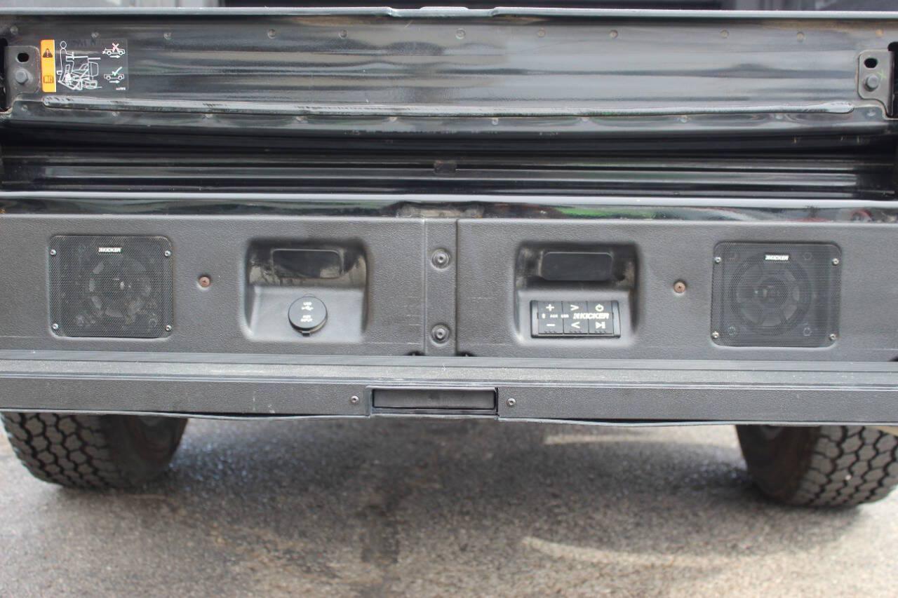 2021 Black GMC Sierra 2500HD Denali Crew Cab 4WD (1GT49REY0MF) with an Duramax 6.6L Biodiesel Turbo V8 445hp 910ft. lbs. 6.6L V8 engine, Automatic 10-Speed transmission, located at 4301 NW 39th , Oklahoma City, OK, 73112, (405) 949-5600, 35.512135, -97.598671 - Hablamos espanol. SPEND SMART --- BUY FROM SUPER SPORTS. ALL PRICES, DOWN PAYMENTS, PAYMENTS, AND FINANCE TERMS ARE NEGOTIABLE AT THE TIME OF APPROVAL. WE WILL WORK WITH YOU TO FIT YOUR BUDGET. WE WILL EVEN LOWER AND ADJUST THE NUMBERS TO HELP MAKE THE VE HICLE MORE AFFORDABLE FOR YOU.- Photo#17
