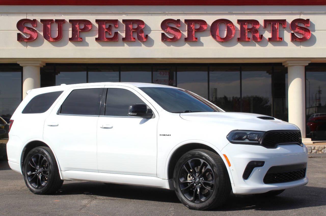 2022 White Dodge Durango R/T AWD (1C4SDJCT0NC) with an HEMI 5.7L V8 360hp 390ft. lbs. 5.7L V8 engine, Automatic 8-Speed transmission, located at 4301 NW 39th , Oklahoma City, OK, 73112, (405) 949-5600, 35.512135, -97.598671 - Hablamos espanol. SPEND SMART --- BUY FROM SUPER SPORTS. ALL PRICES, DOWN PAYMENTS, PAYMENTS, AND FINANCE TERMS ARE NEGOTIABLE AT THE TIME OF APPROVAL. WE WILL WORK WITH YOU TO FIT YOUR BUDGET. WE WILL EVEN LOWER AND ADJUST THE NUMBERS TO HELP MAKE THE VEHICLE MORE AFFORDABLE FOR YOU.- Photo#0
