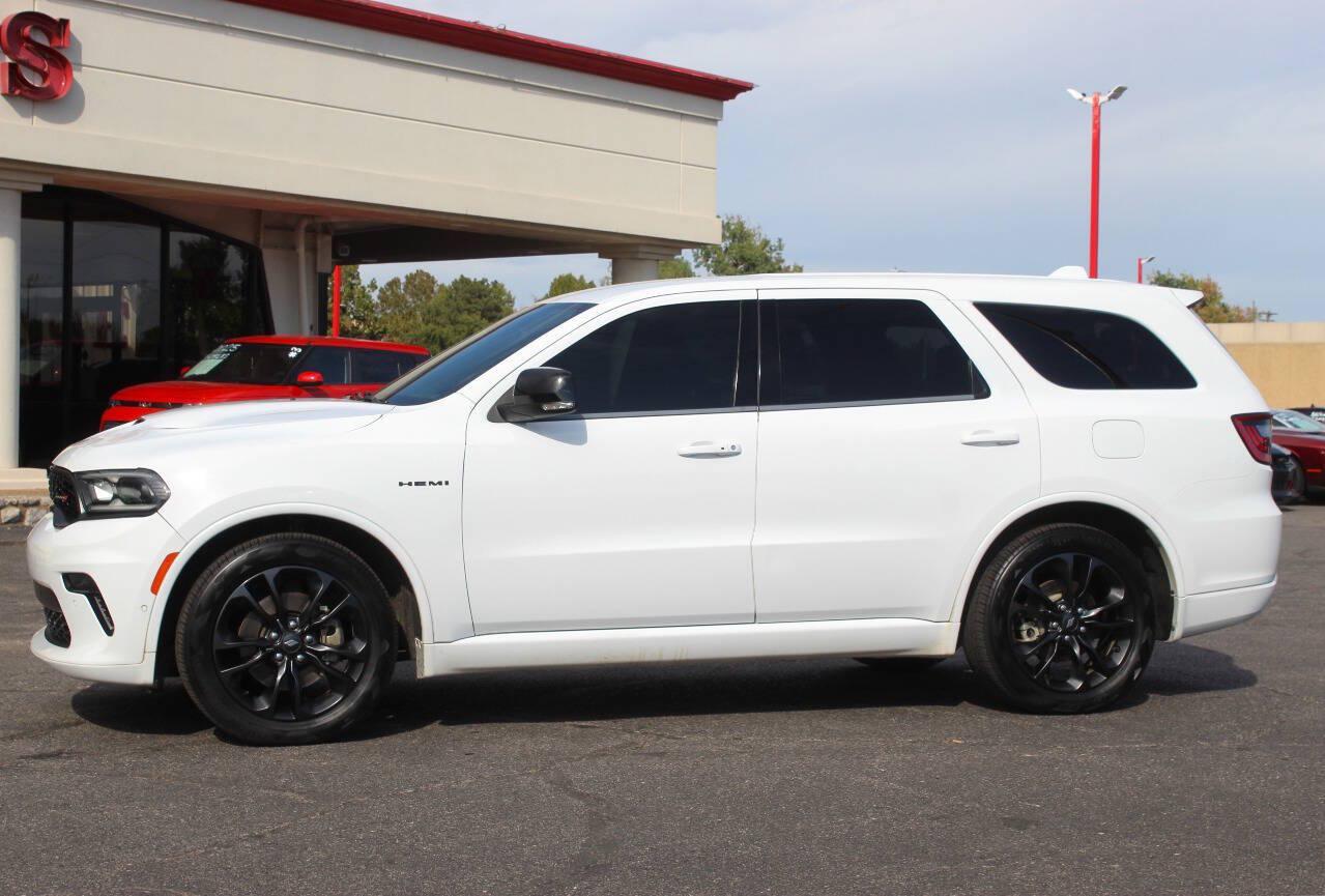 2022 White Dodge Durango R/T AWD (1C4SDJCT0NC) with an HEMI 5.7L V8 360hp 390ft. lbs. 5.7L V8 engine, Automatic 8-Speed transmission, located at 4301 NW 39th , Oklahoma City, OK, 73112, (405) 949-5600, 35.512135, -97.598671 - Hablamos espanol. SPEND SMART --- BUY FROM SUPER SPORTS. ALL PRICES, DOWN PAYMENTS, PAYMENTS, AND FINANCE TERMS ARE NEGOTIABLE AT THE TIME OF APPROVAL. WE WILL WORK WITH YOU TO FIT YOUR BUDGET. WE WILL EVEN LOWER AND ADJUST THE NUMBERS TO HELP MAKE THE VEHICLE MORE AFFORDABLE FOR YOU.- Photo#5