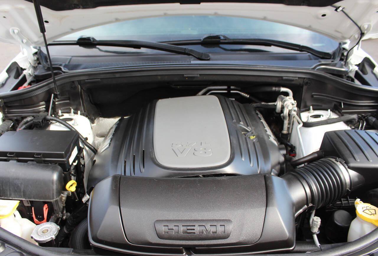 2022 White Dodge Durango R/T AWD (1C4SDJCT0NC) with an HEMI 5.7L V8 360hp 390ft. lbs. 5.7L V8 engine, Automatic 8-Speed transmission, located at 4301 NW 39th , Oklahoma City, OK, 73112, (405) 949-5600, 35.512135, -97.598671 - Hablamos espanol. SPEND SMART --- BUY FROM SUPER SPORTS. ALL PRICES, DOWN PAYMENTS, PAYMENTS, AND FINANCE TERMS ARE NEGOTIABLE AT THE TIME OF APPROVAL. WE WILL WORK WITH YOU TO FIT YOUR BUDGET. WE WILL EVEN LOWER AND ADJUST THE NUMBERS TO HELP MAKE THE VEHICLE MORE AFFORDABLE FOR YOU.- Photo#7