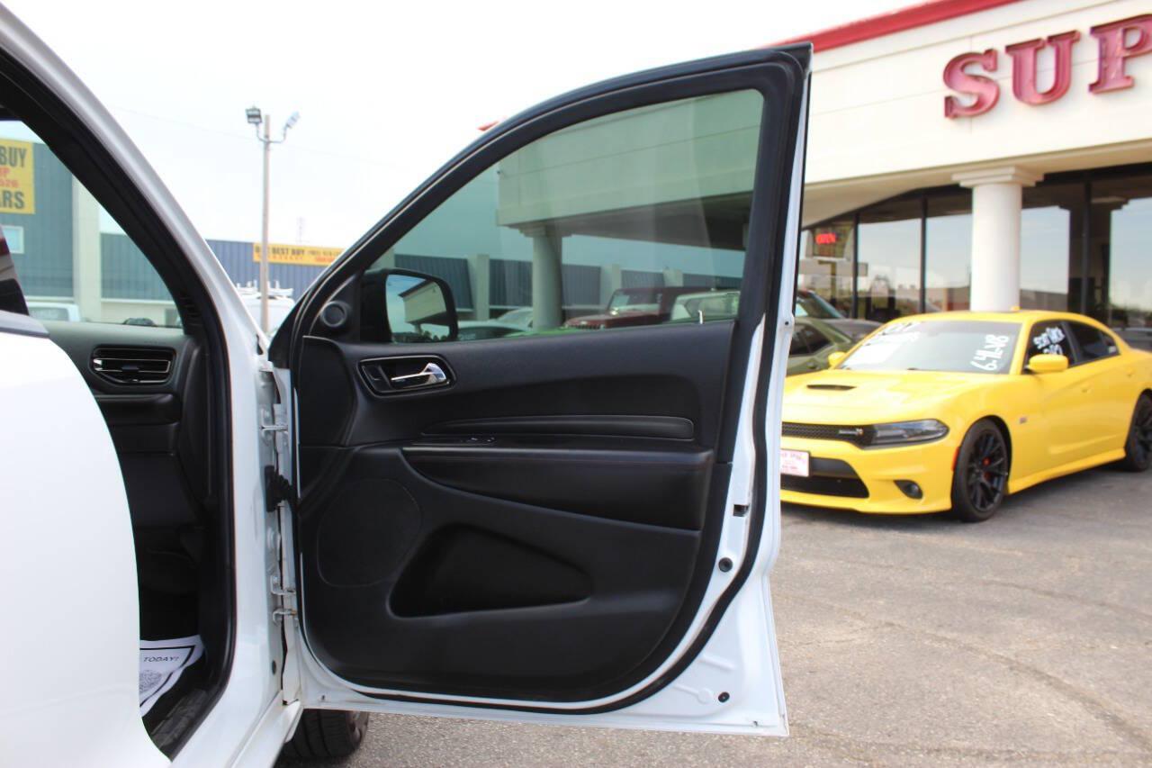 2022 White Dodge Durango R/T AWD (1C4SDJCT0NC) with an HEMI 5.7L V8 360hp 390ft. lbs. 5.7L V8 engine, Automatic 8-Speed transmission, located at 4301 NW 39th , Oklahoma City, OK, 73112, (405) 949-5600, 35.512135, -97.598671 - Hablamos espanol. SPEND SMART --- BUY FROM SUPER SPORTS. ALL PRICES, DOWN PAYMENTS, PAYMENTS, AND FINANCE TERMS ARE NEGOTIABLE AT THE TIME OF APPROVAL. WE WILL WORK WITH YOU TO FIT YOUR BUDGET. WE WILL EVEN LOWER AND ADJUST THE NUMBERS TO HELP MAKE THE VEHICLE MORE AFFORDABLE FOR YOU.- Photo#9