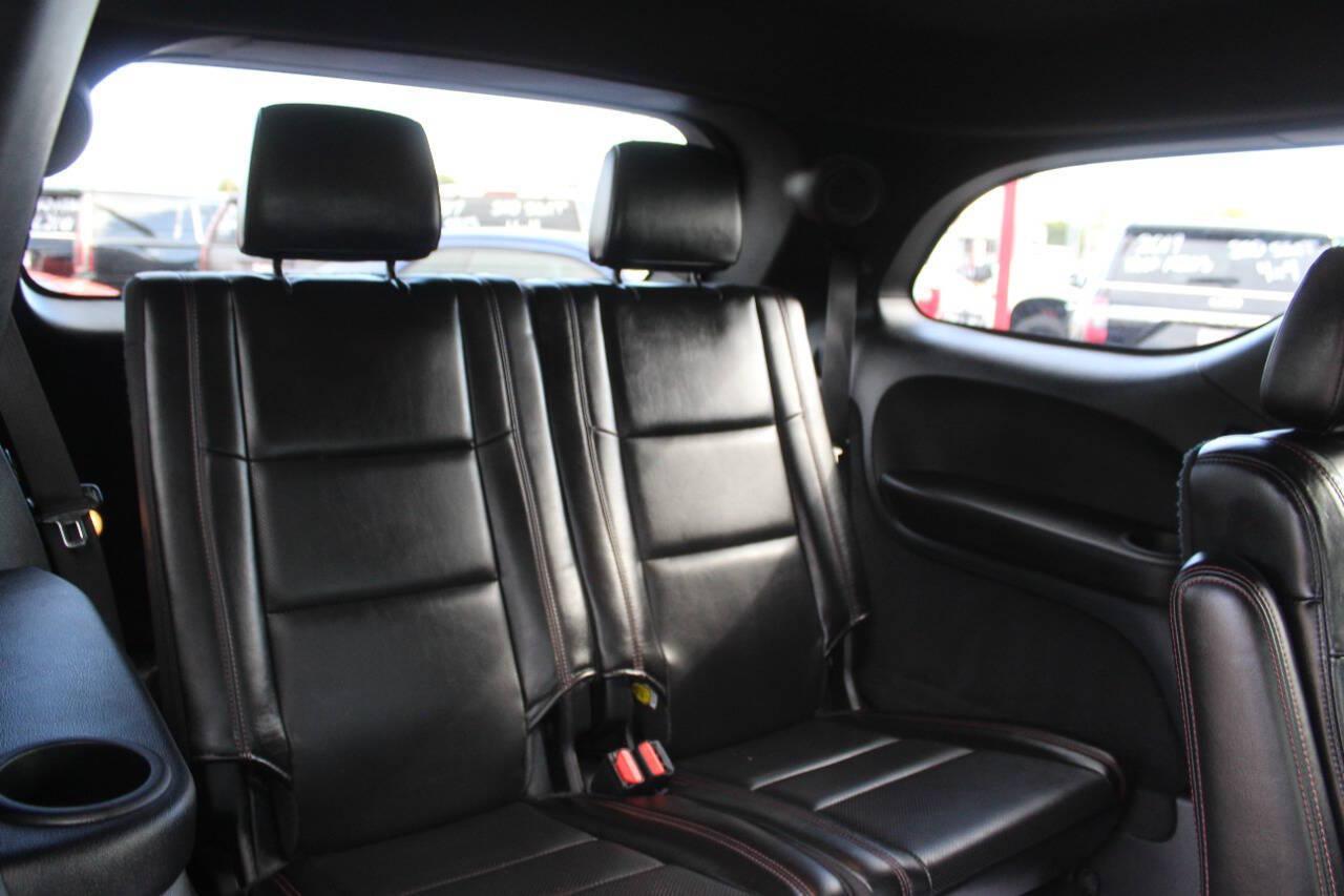 2022 White Dodge Durango R/T AWD (1C4SDJCT0NC) with an HEMI 5.7L V8 360hp 390ft. lbs. 5.7L V8 engine, Automatic 8-Speed transmission, located at 4301 NW 39th , Oklahoma City, OK, 73112, (405) 949-5600, 35.512135, -97.598671 - Hablamos espanol. SPEND SMART --- BUY FROM SUPER SPORTS. ALL PRICES, DOWN PAYMENTS, PAYMENTS, AND FINANCE TERMS ARE NEGOTIABLE AT THE TIME OF APPROVAL. WE WILL WORK WITH YOU TO FIT YOUR BUDGET. WE WILL EVEN LOWER AND ADJUST THE NUMBERS TO HELP MAKE THE VEHICLE MORE AFFORDABLE FOR YOU.- Photo#12