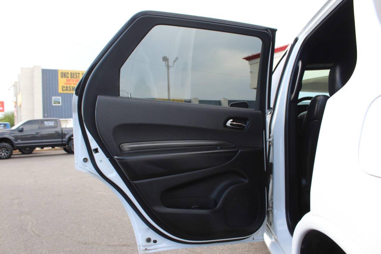 2022 White Dodge Durango R/T AWD (1C4SDJCT0NC) with an HEMI 5.7L V8 360hp 390ft. lbs. 5.7L V8 engine, Automatic 8-Speed transmission, located at 4301 NW 39th , Oklahoma City, OK, 73112, (405) 949-5600, 35.512135, -97.598671 - Hablamos espanol. SPEND SMART --- BUY FROM SUPER SPORTS. ALL PRICES, DOWN PAYMENTS, PAYMENTS, AND FINANCE TERMS ARE NEGOTIABLE AT THE TIME OF APPROVAL. WE WILL WORK WITH YOU TO FIT YOUR BUDGET. WE WILL EVEN LOWER AND ADJUST THE NUMBERS TO HELP MAKE THE VEHICLE MORE AFFORDABLE FOR YOU.- Photo#17