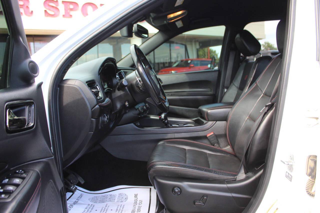 2022 White Dodge Durango R/T AWD (1C4SDJCT0NC) with an HEMI 5.7L V8 360hp 390ft. lbs. 5.7L V8 engine, Automatic 8-Speed transmission, located at 4301 NW 39th , Oklahoma City, OK, 73112, (405) 949-5600, 35.512135, -97.598671 - Hablamos espanol. SPEND SMART --- BUY FROM SUPER SPORTS. ALL PRICES, DOWN PAYMENTS, PAYMENTS, AND FINANCE TERMS ARE NEGOTIABLE AT THE TIME OF APPROVAL. WE WILL WORK WITH YOU TO FIT YOUR BUDGET. WE WILL EVEN LOWER AND ADJUST THE NUMBERS TO HELP MAKE THE VEHICLE MORE AFFORDABLE FOR YOU.- Photo#18